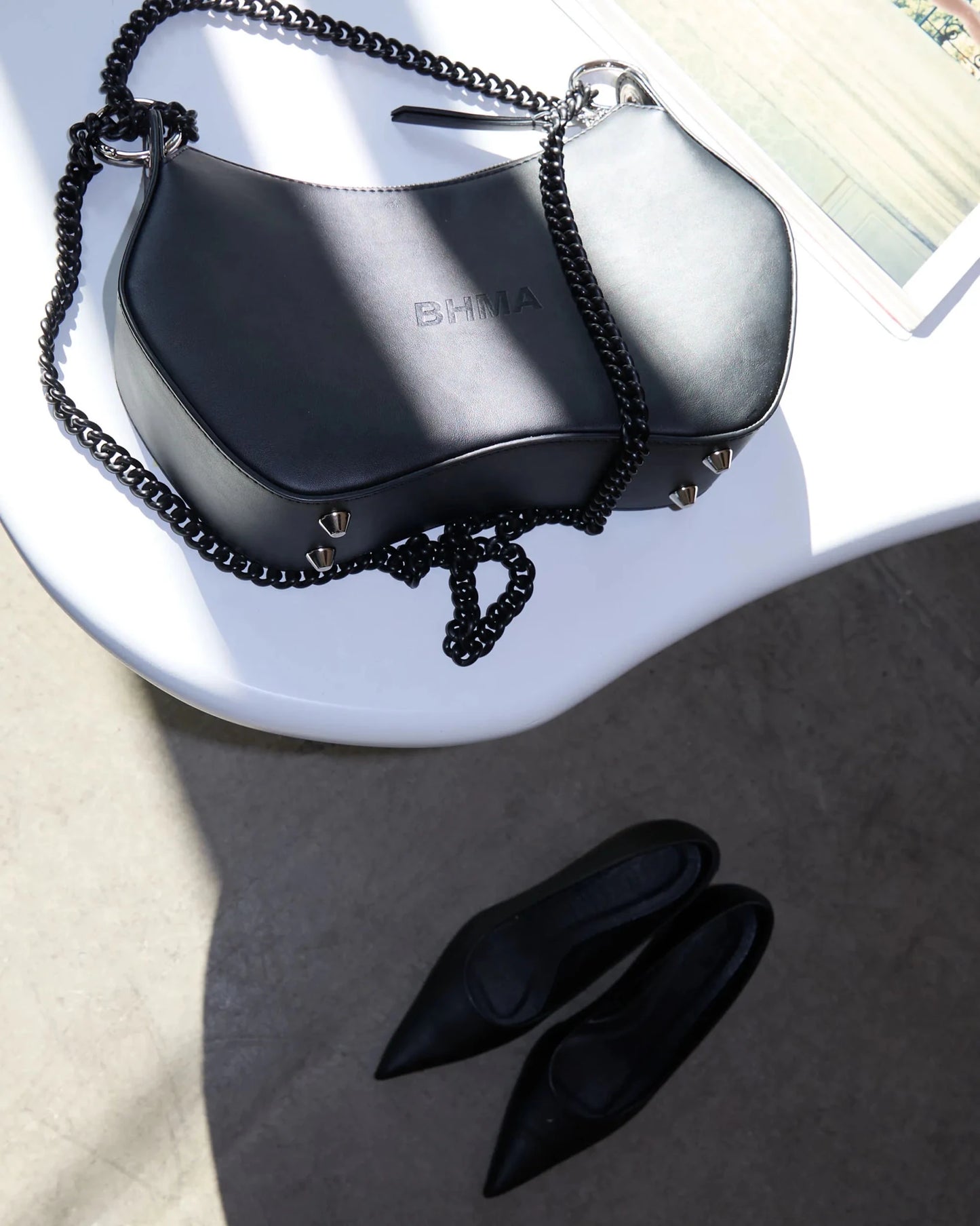 Noir BHMA Bag of grape - based vegan leather - Vegan America