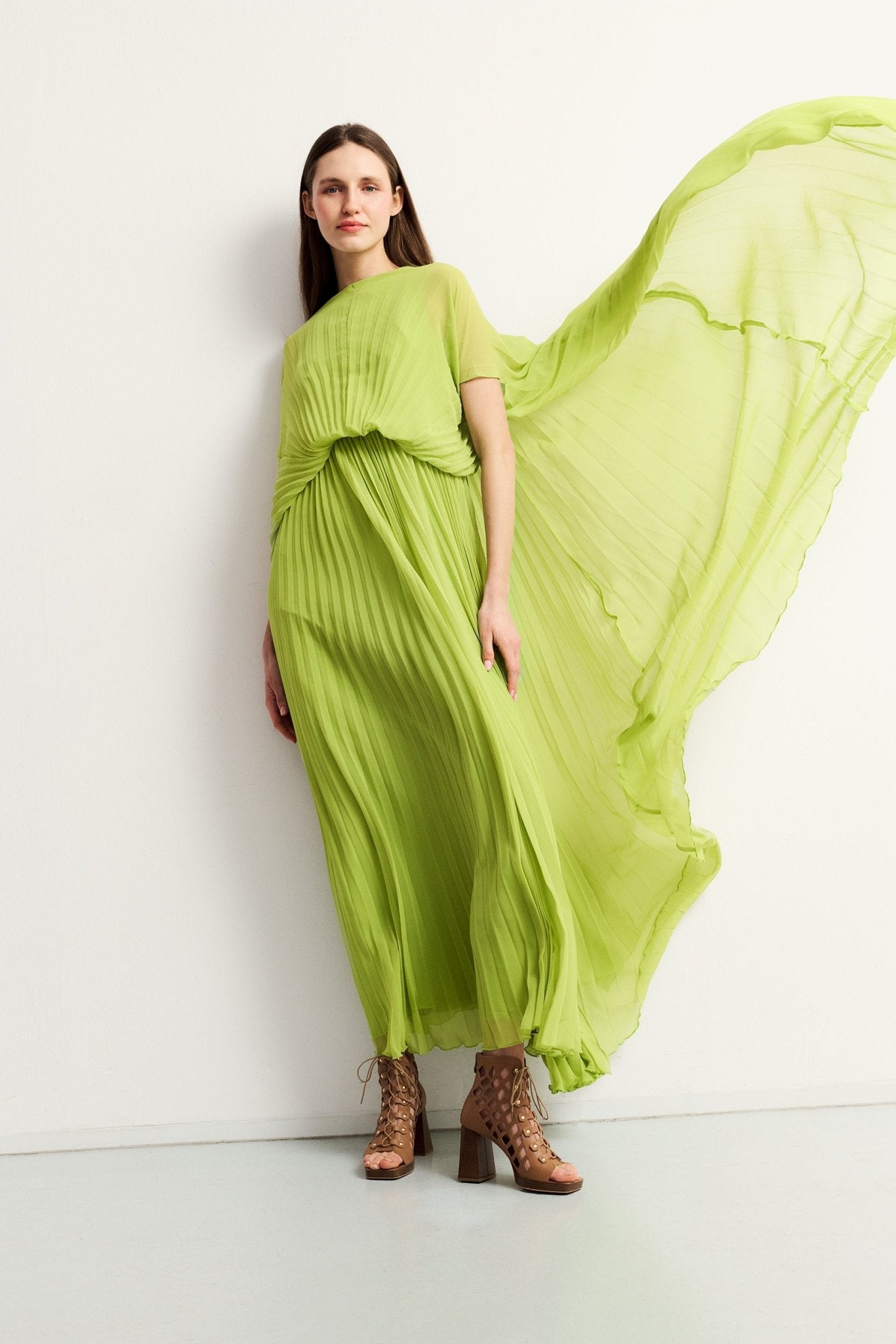 DANCE YOUR WAY (toffi) – cut - out block heel sandals made from mushroom leather - Vegan America