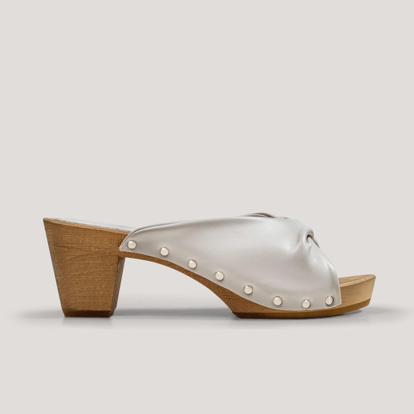 "All that she wants!" - vegan grape leather clogs - cream - Vegan America