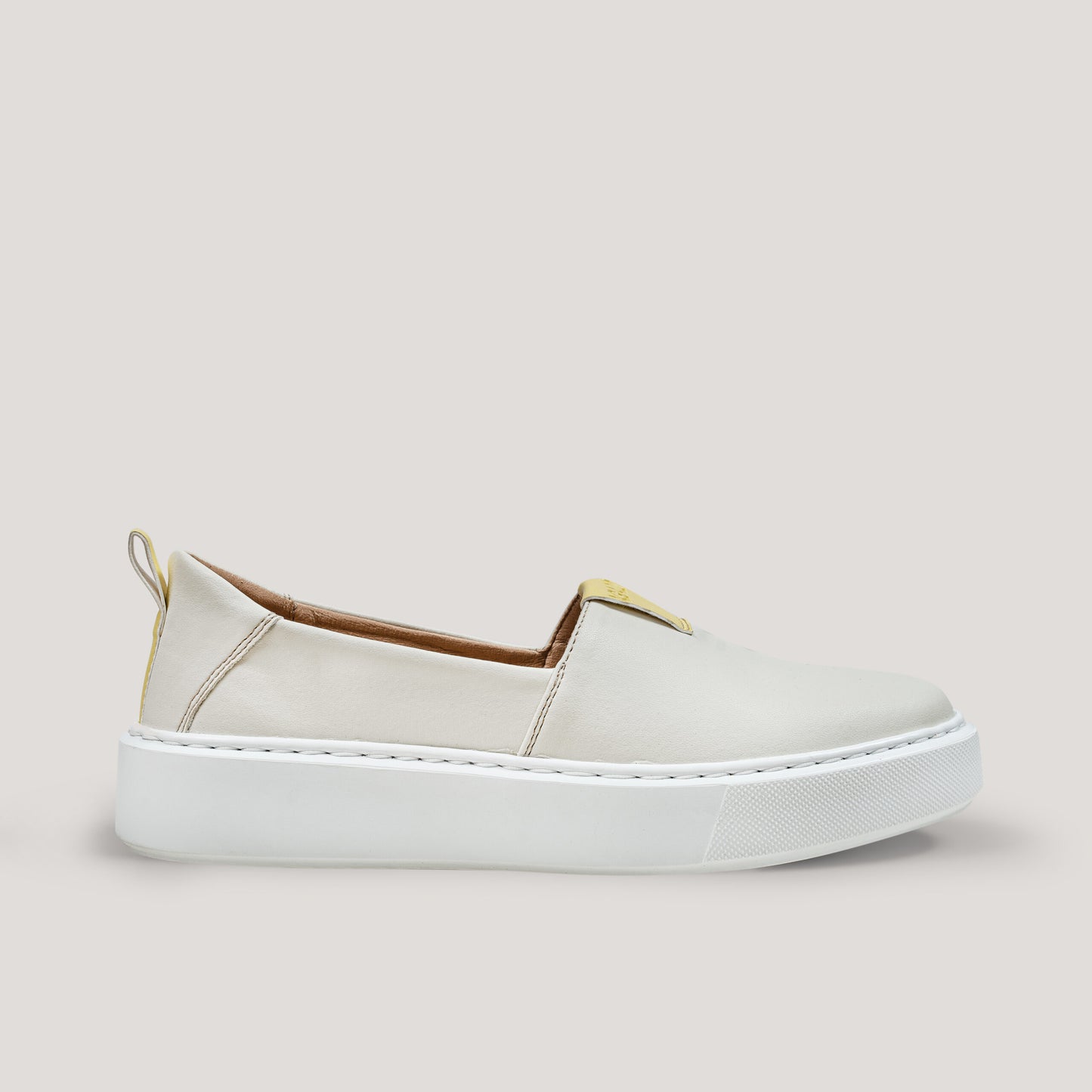 „You go, girl!” slip-on sneakers made from Italian olives