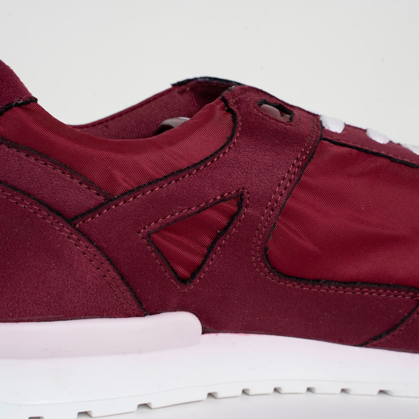 Imperfect - Raven - Bordeaux_H 41 - Vegan America