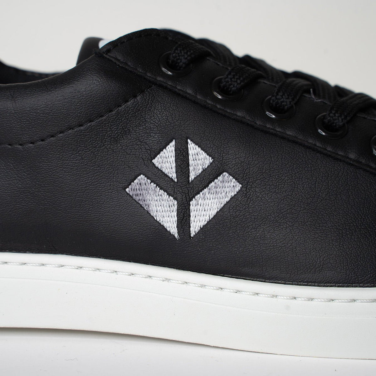 Imperfect - Winton - Black / Red 39 - Vegan America