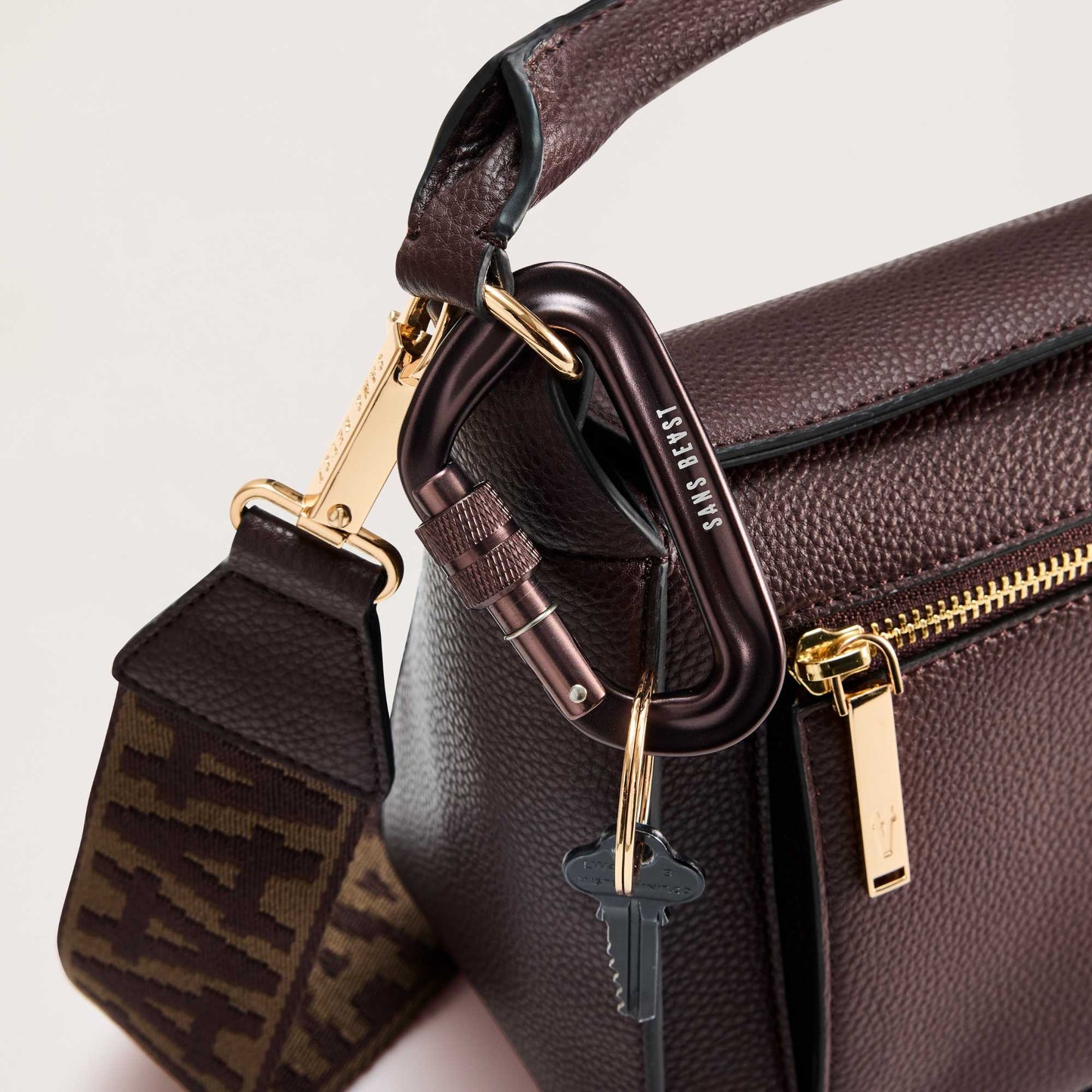 SB Essential Carabiner - Hickory