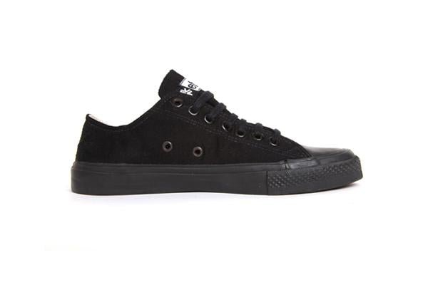 Low Cut Sneakers, All Black - Vegan America