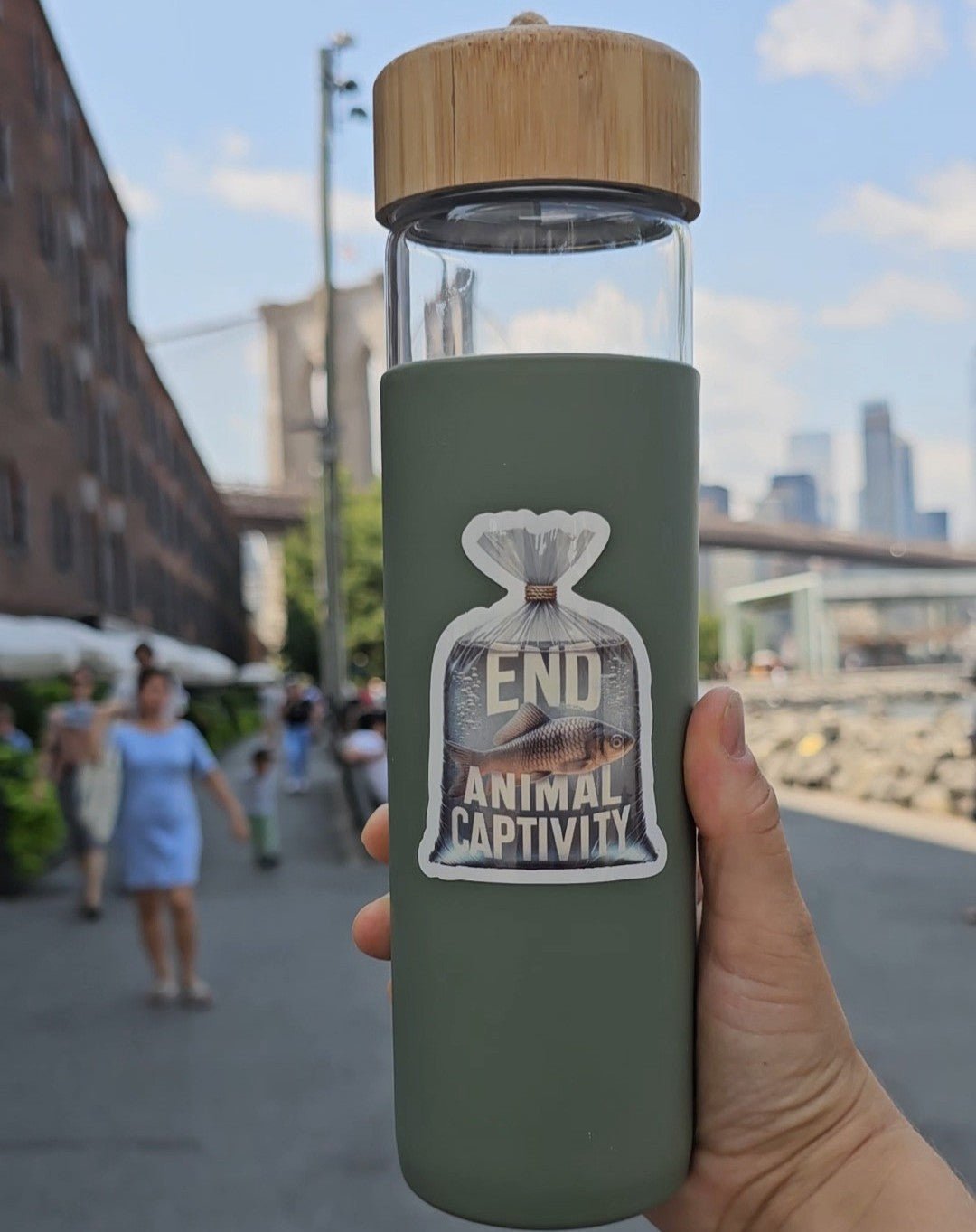 End Animal Captivity - Vegan America