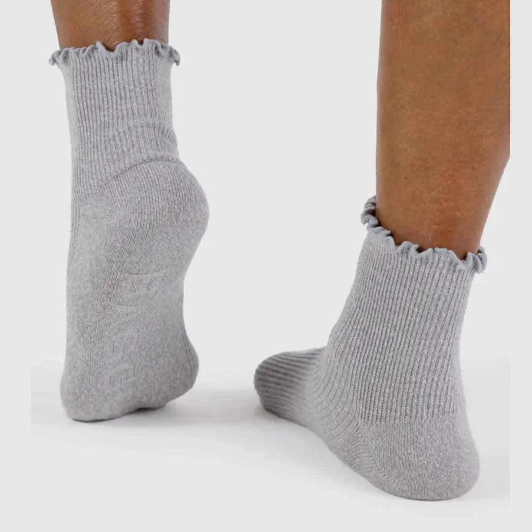 Lettuce Edge Socks Set of 2 in Grey & Black from BAGGU