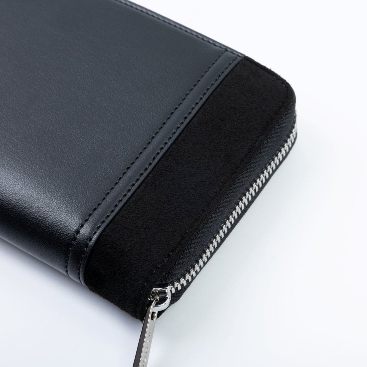 Oxymore Uppeal™ Black Companion Wallet - Vegan America