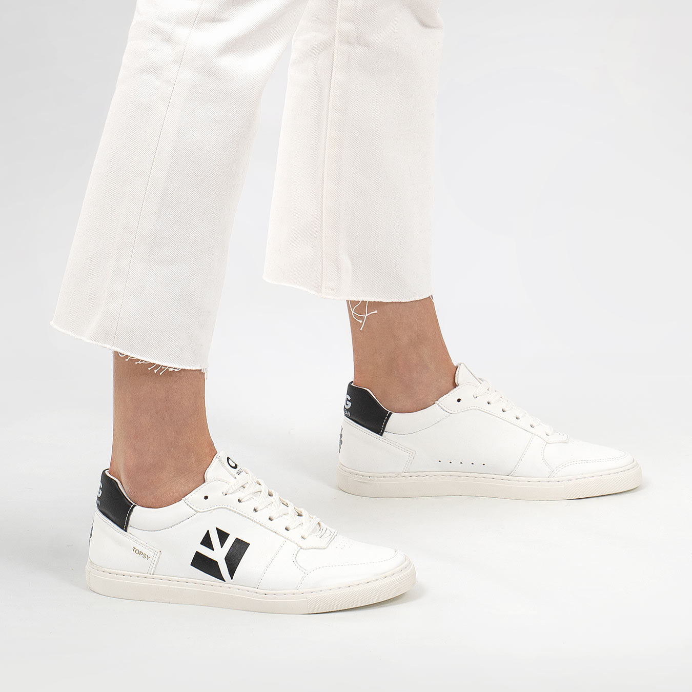 Topsy - White Black