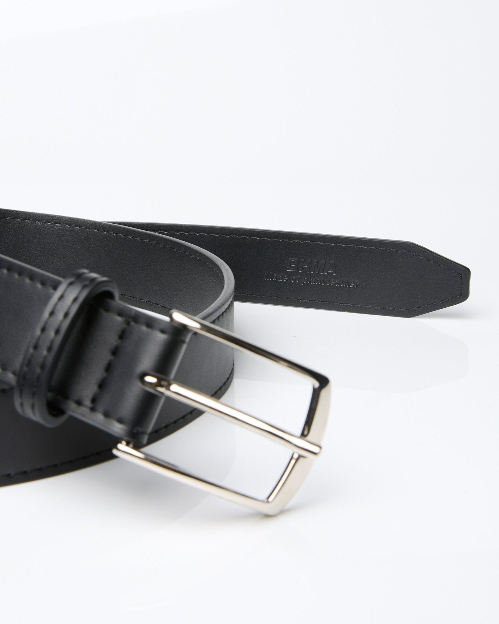 Stark Belt vegan belt made of corn - based plant leather - Vegan America