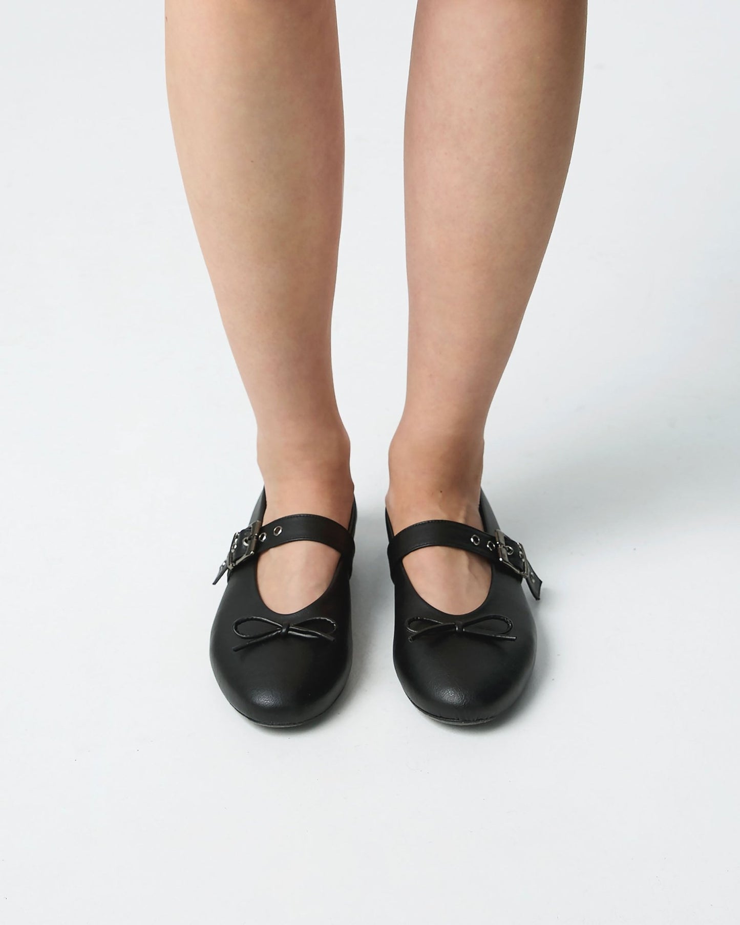 Mara Pumps black ballerinas with a bow - Vegan America