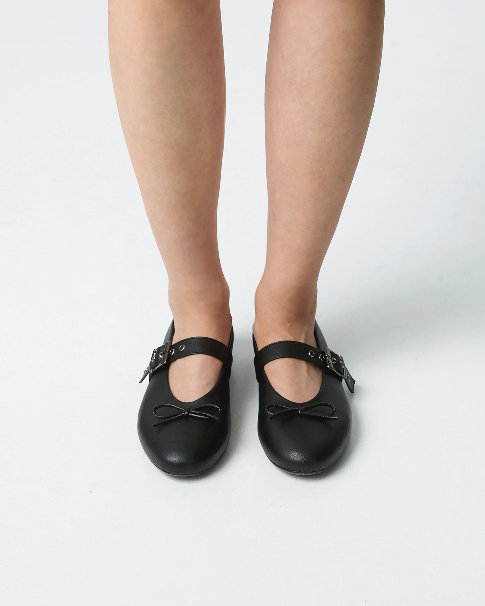 Mara Pumps black ballerinas with a bow - Vegan America