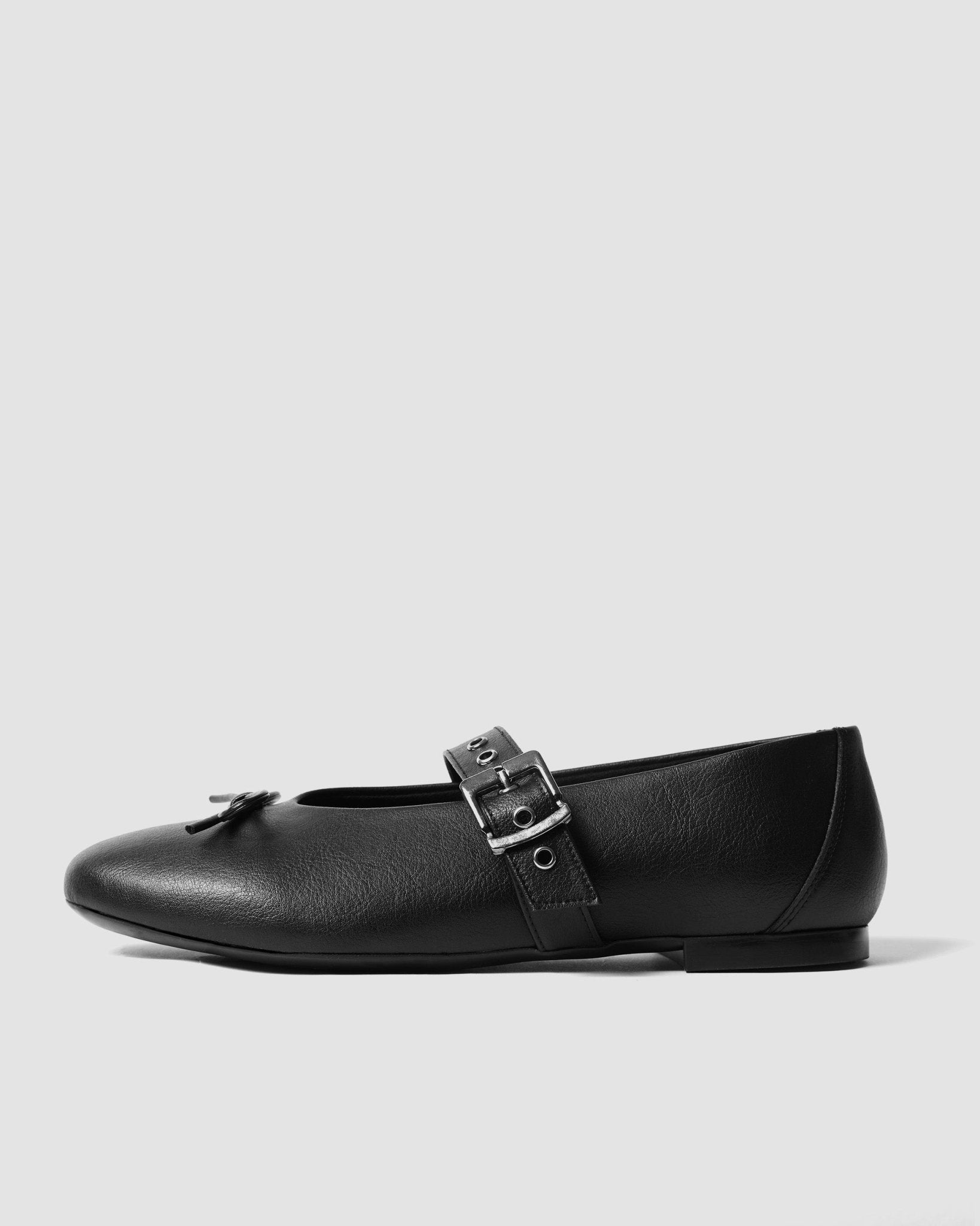 Mara Pumps black ballerinas with a bow - Vegan America