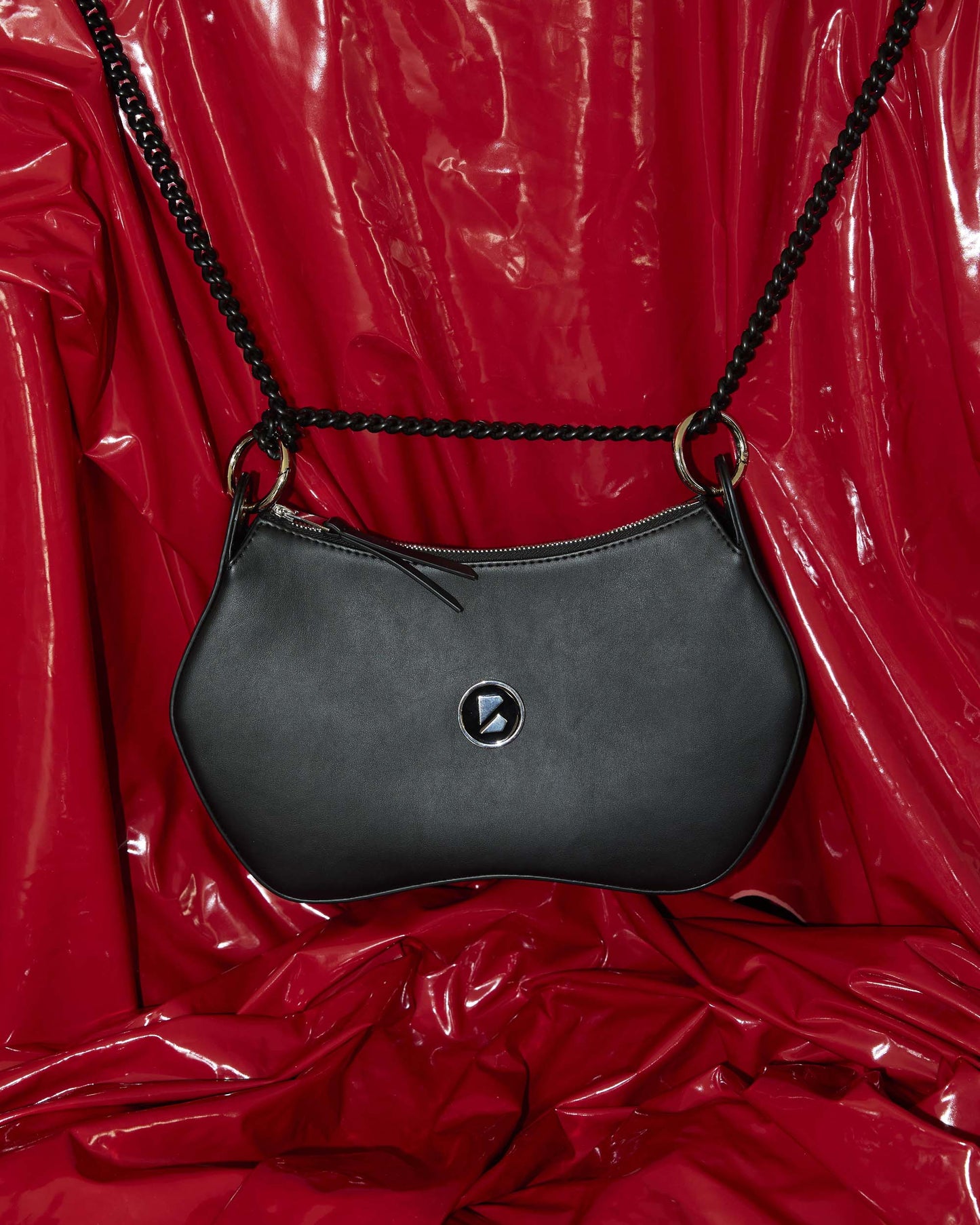 Vamp B - Bag of grape - based vegan leather - Vegan America