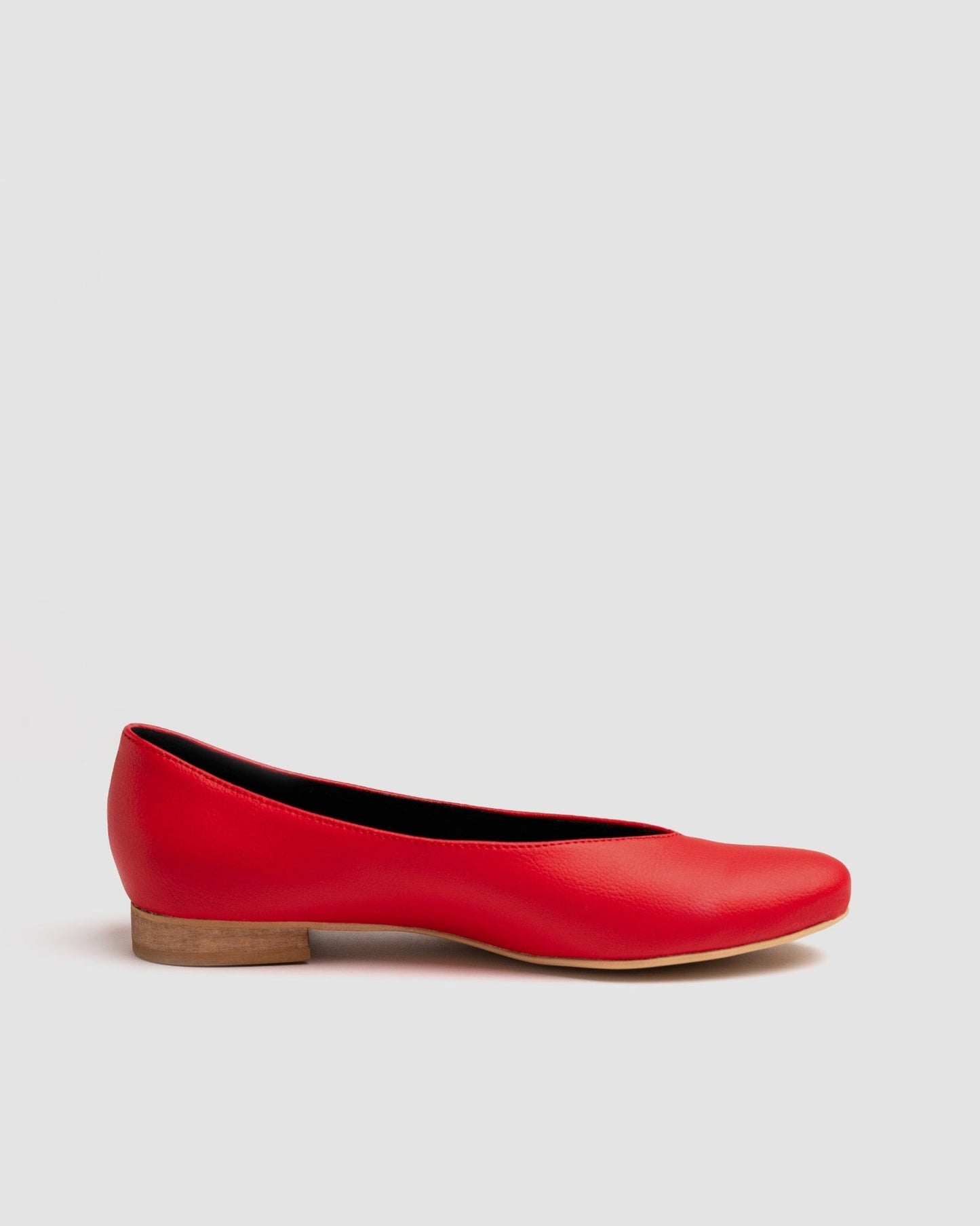 Pumps Red vegan ballerinas made of vegan grape leather Vegea - Vegan America