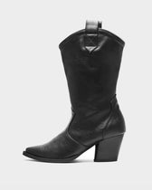 Sleeky Cowboy Boots made of Vegea grape leather - Vegan America