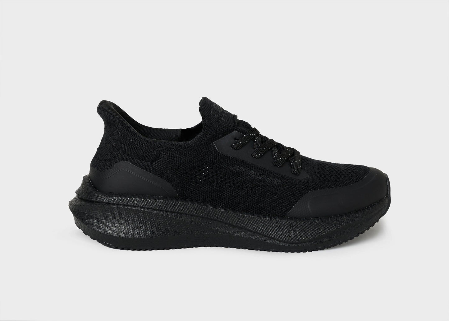 Runners for Men in Full Black - Vegan America