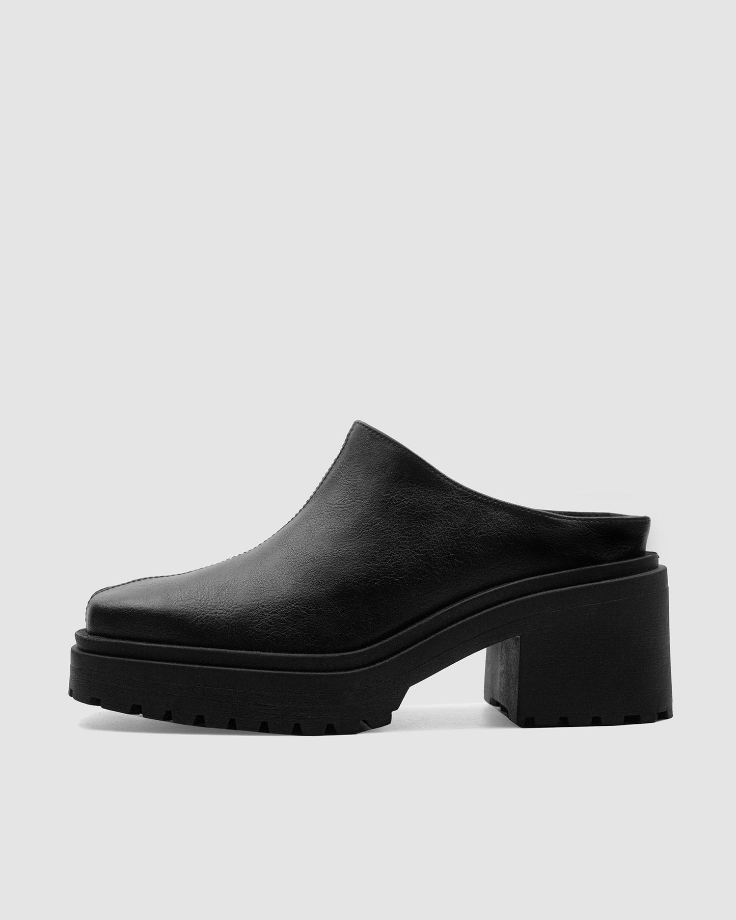 Squared Mule Black made of Grape Leather - Vegan America