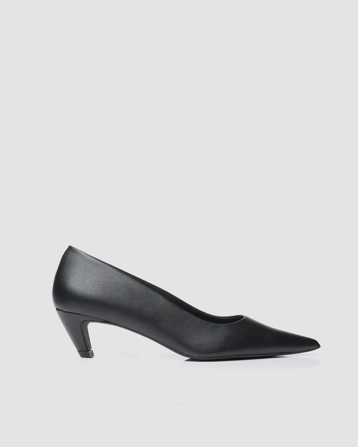 Siren Heels kitten heels style shoes made of grape - based vegan leather - Vegan America