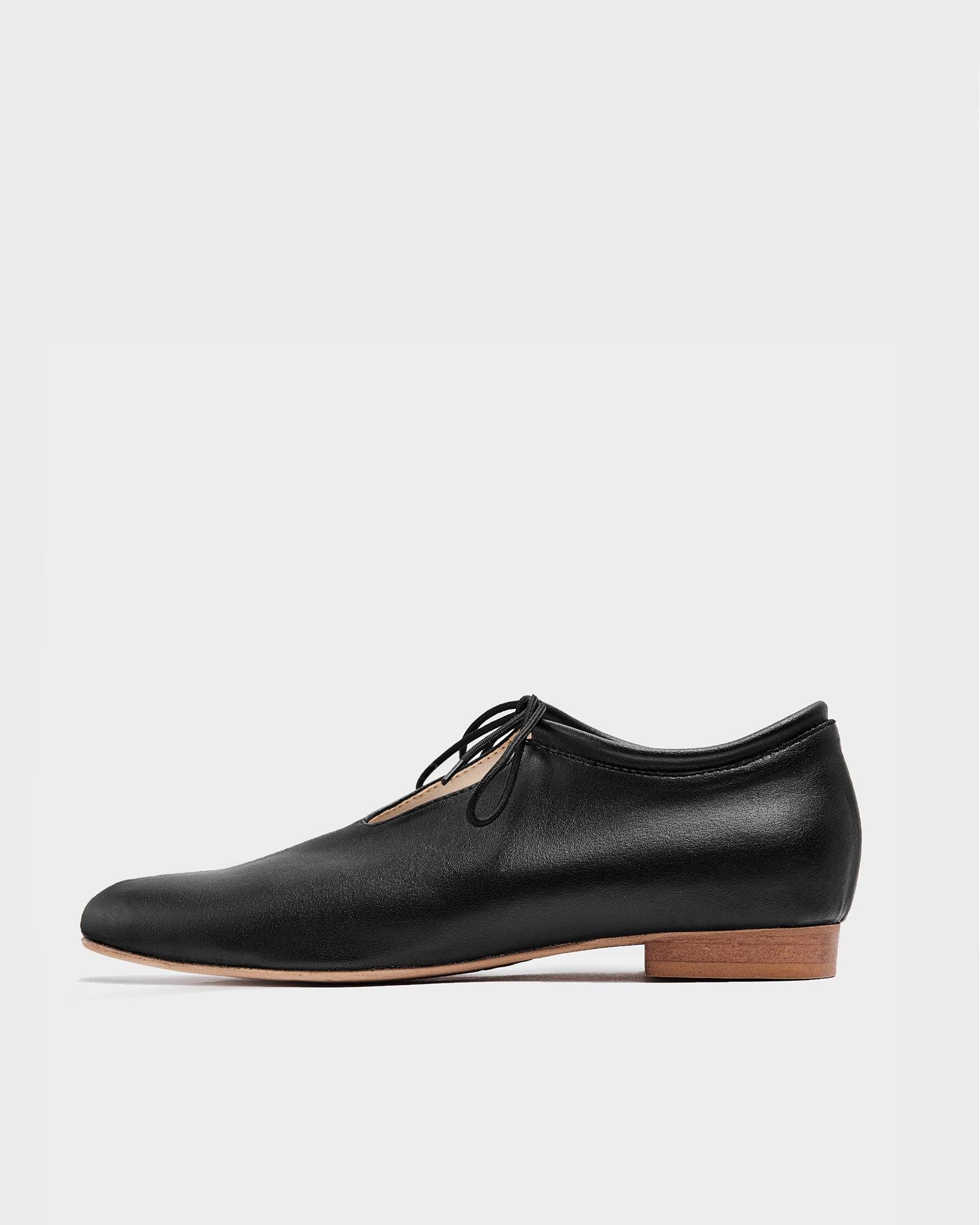 Akira Pumps Black Nopal ballerinas made of cactus leather - Vegan America