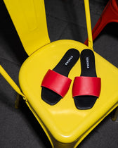 Mellow Slides Red vegan slides made of corn leather - outlet - Vegan America