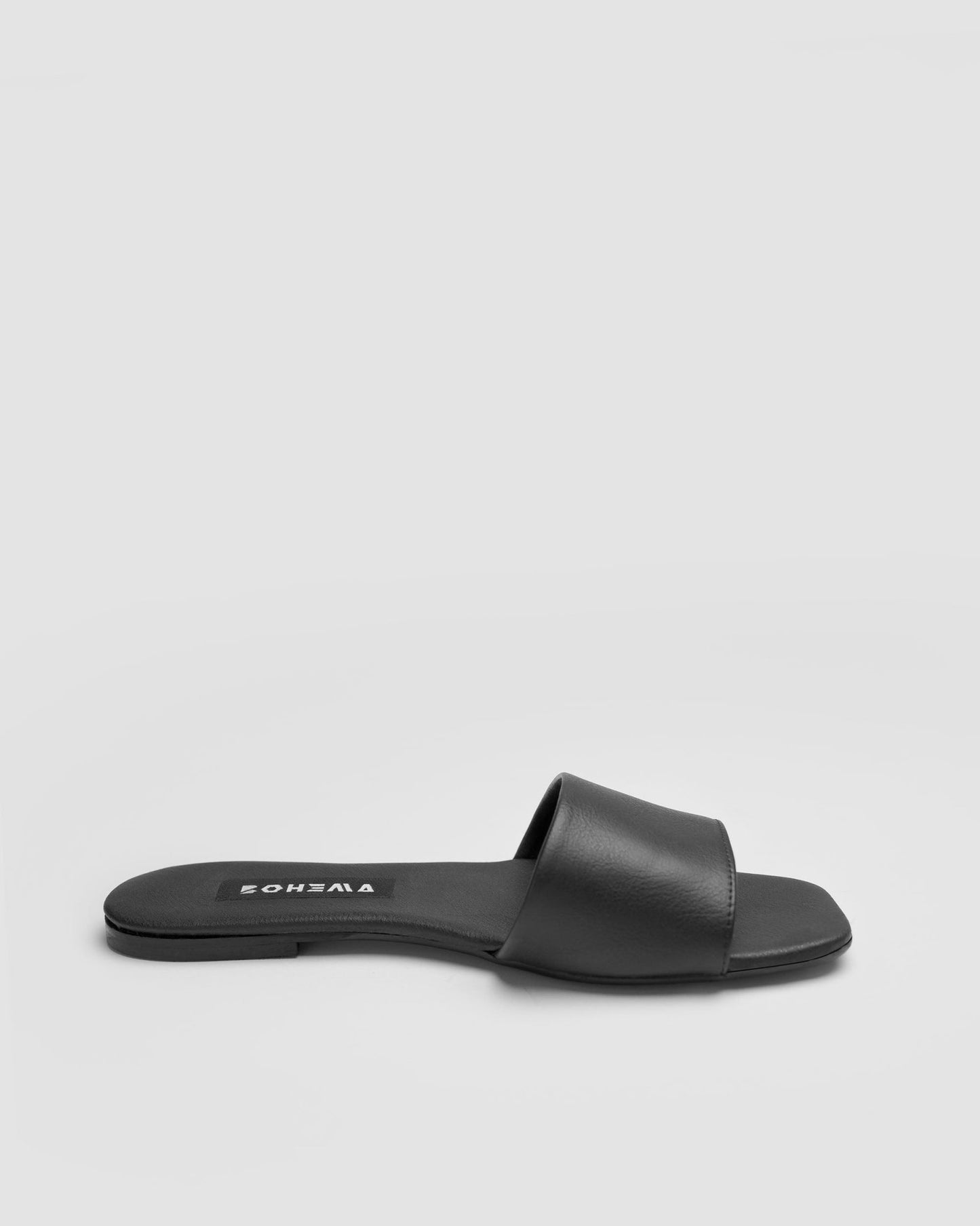 Mellow Slides Black vegan slides made of corn leather - Vegan America