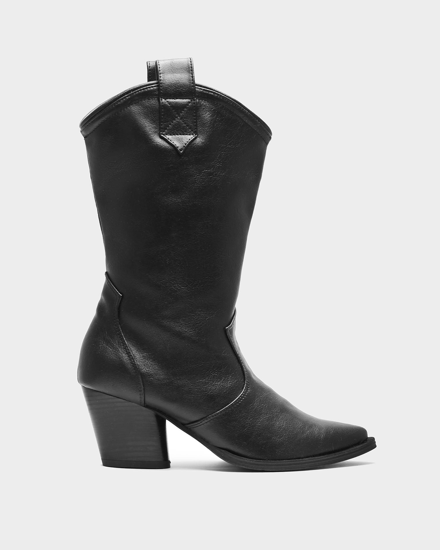 Sleeky Cowboy Boots made of Vegea grape leather - Vegan America