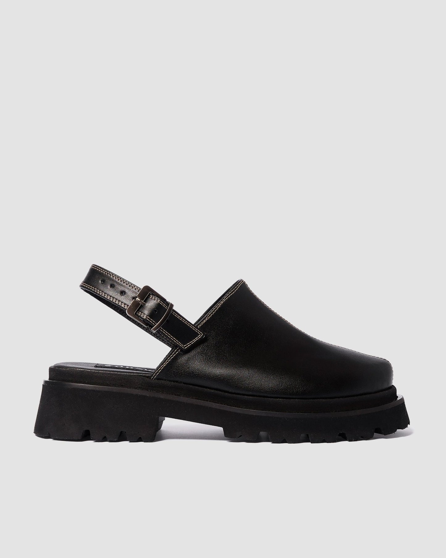Urban Clogs made of vegan grape leather - Vegan America