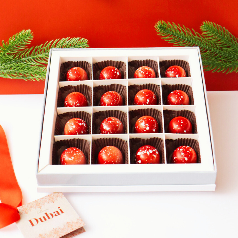 **VEGAN** 16-Piece Dubai Knafeh Pistachio Chocolate Gift Box - 'Ruby Dunes' Holiday Edition