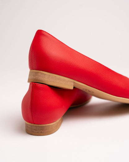 Pumps Red vegan ballerinas made of vegan grape leather Vegea - Vegan America