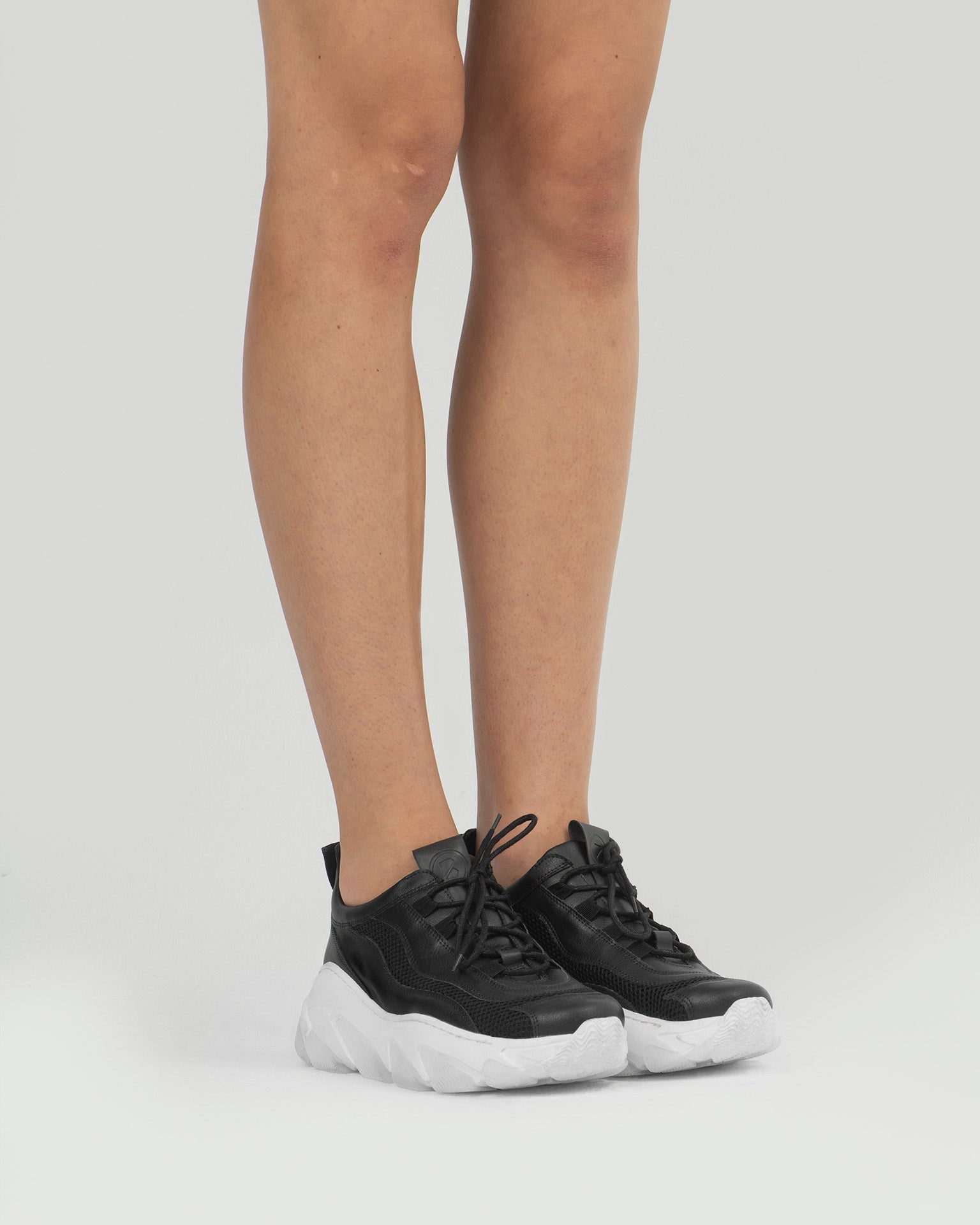 Daddy's Sneakers Black vegan women's sneakers - Vegan America