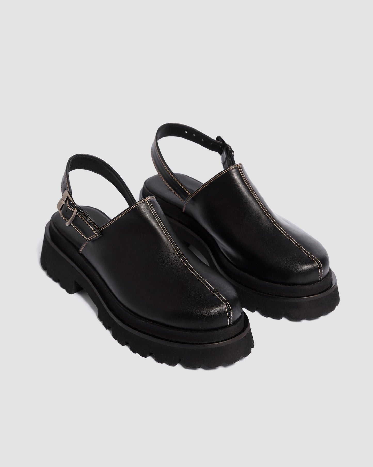 Urban Clogs made of vegan grape leather - Vegan America
