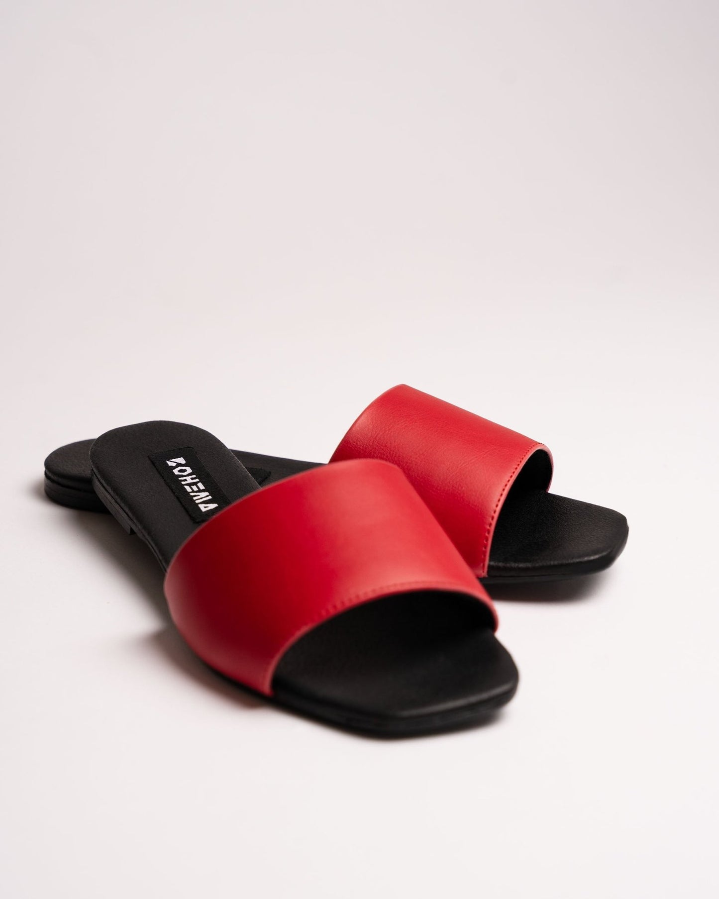 Mellow Slides Red vegan slides made of corn leather - outlet - Vegan America