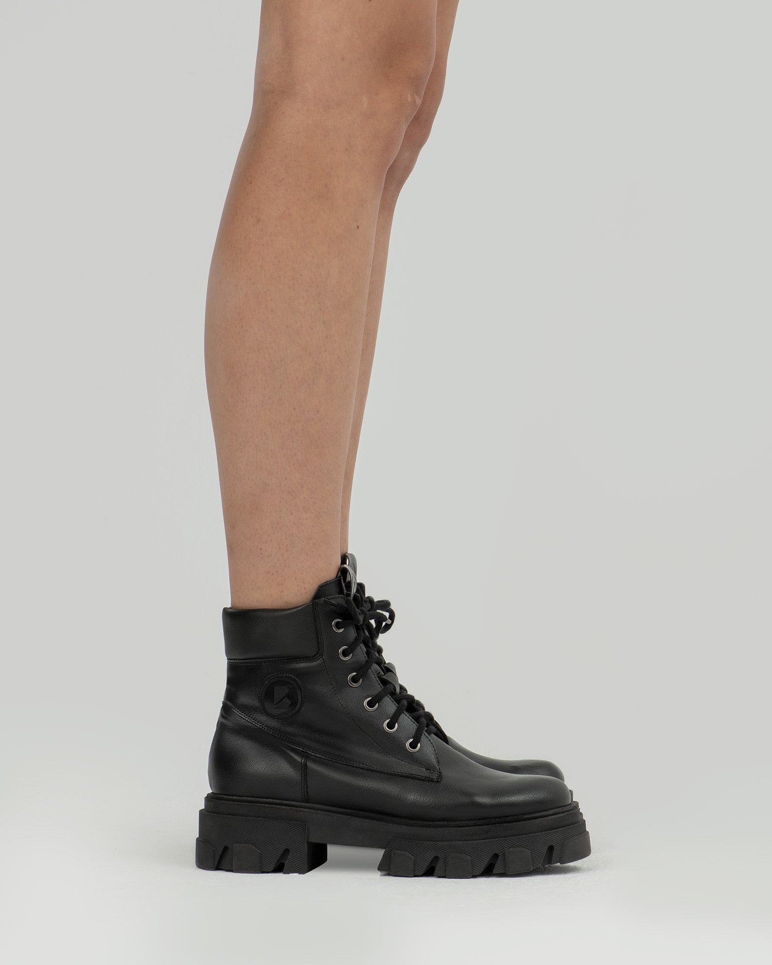 Riot black boots - Vegan America