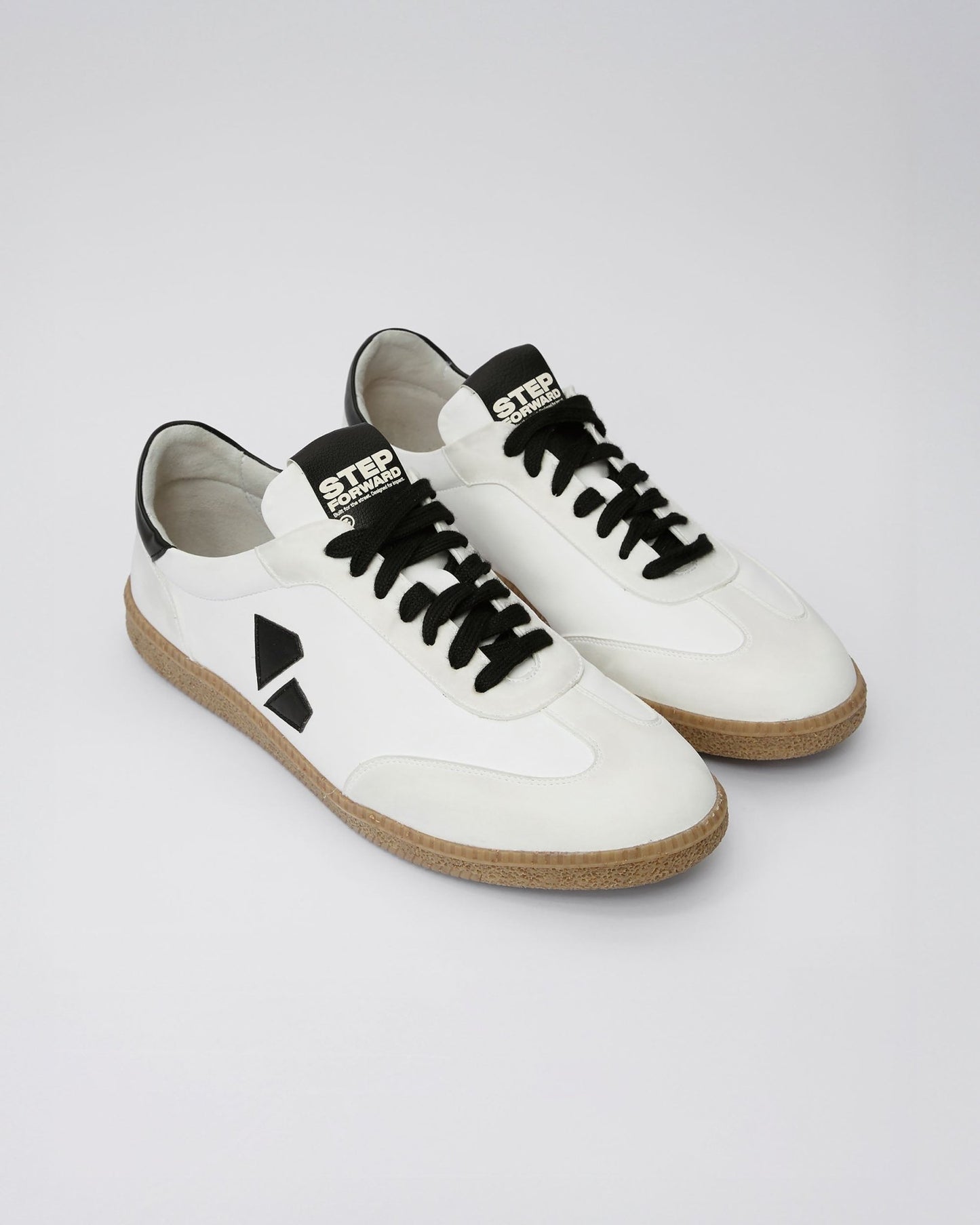 Brava Sneakers White Black - Vegan America