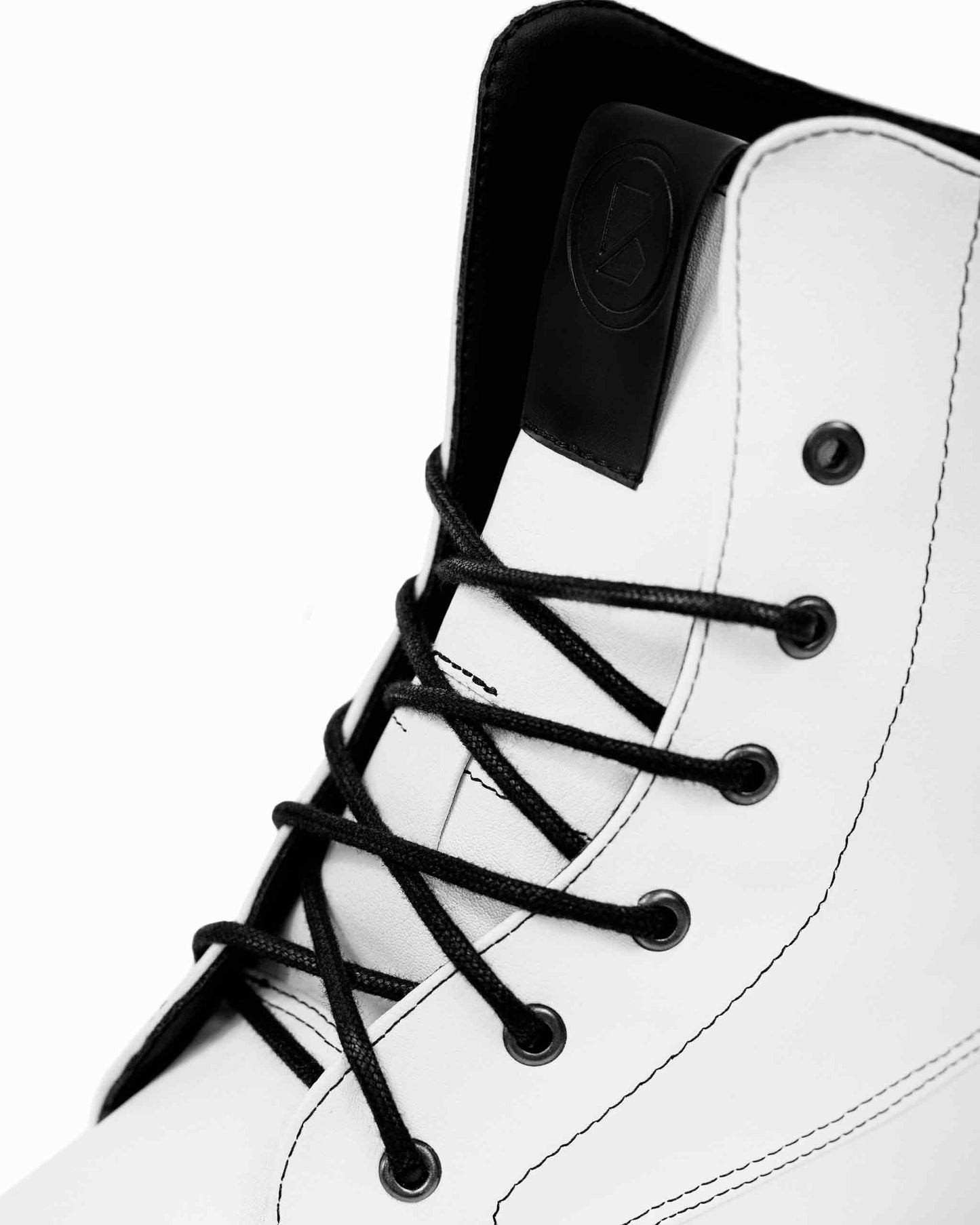 Workers No. 2 White Boots made of Desserto® cactus leather - outlet - Vegan America