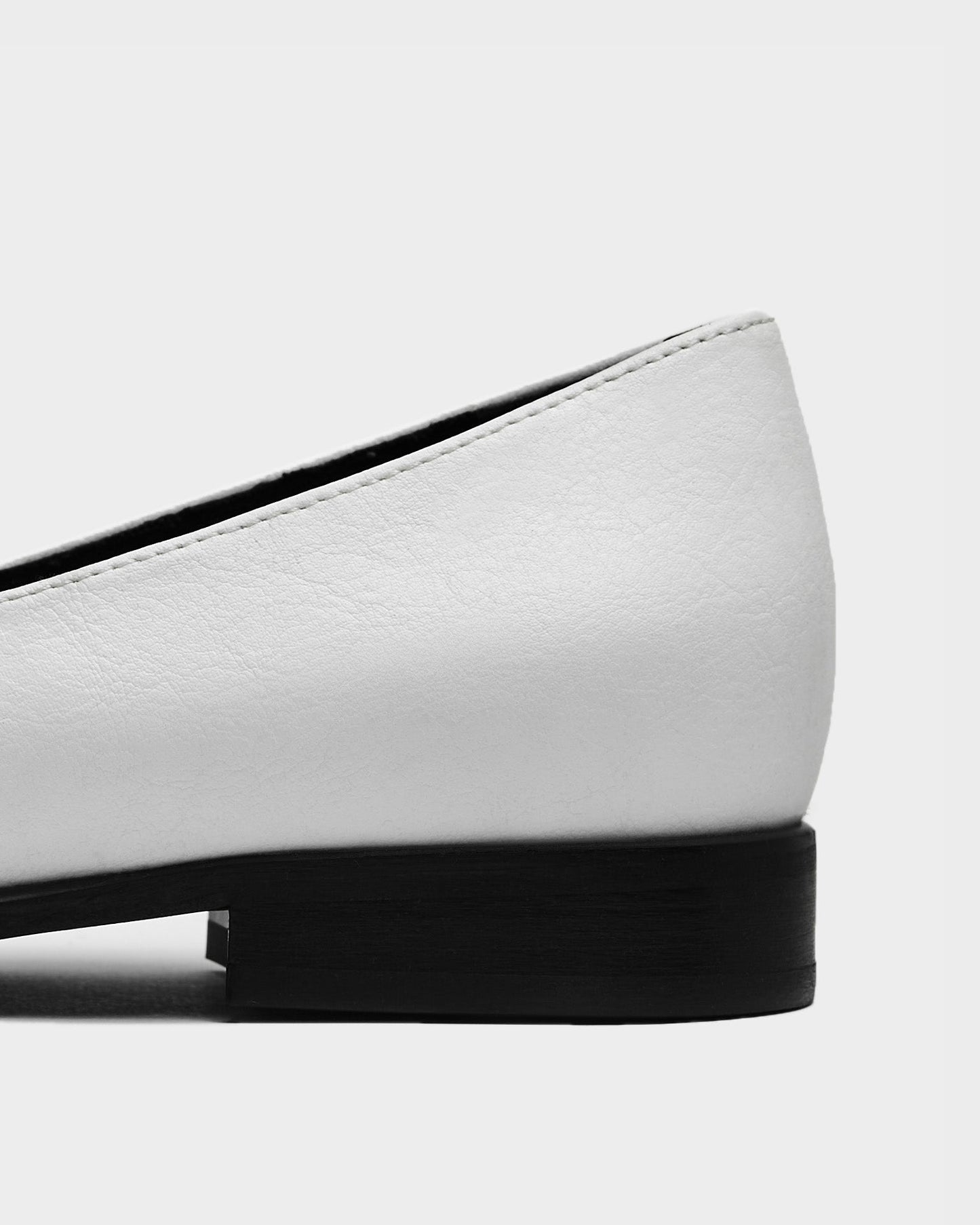 Lords White Loafers made of grape leather Vegea - Vegan America