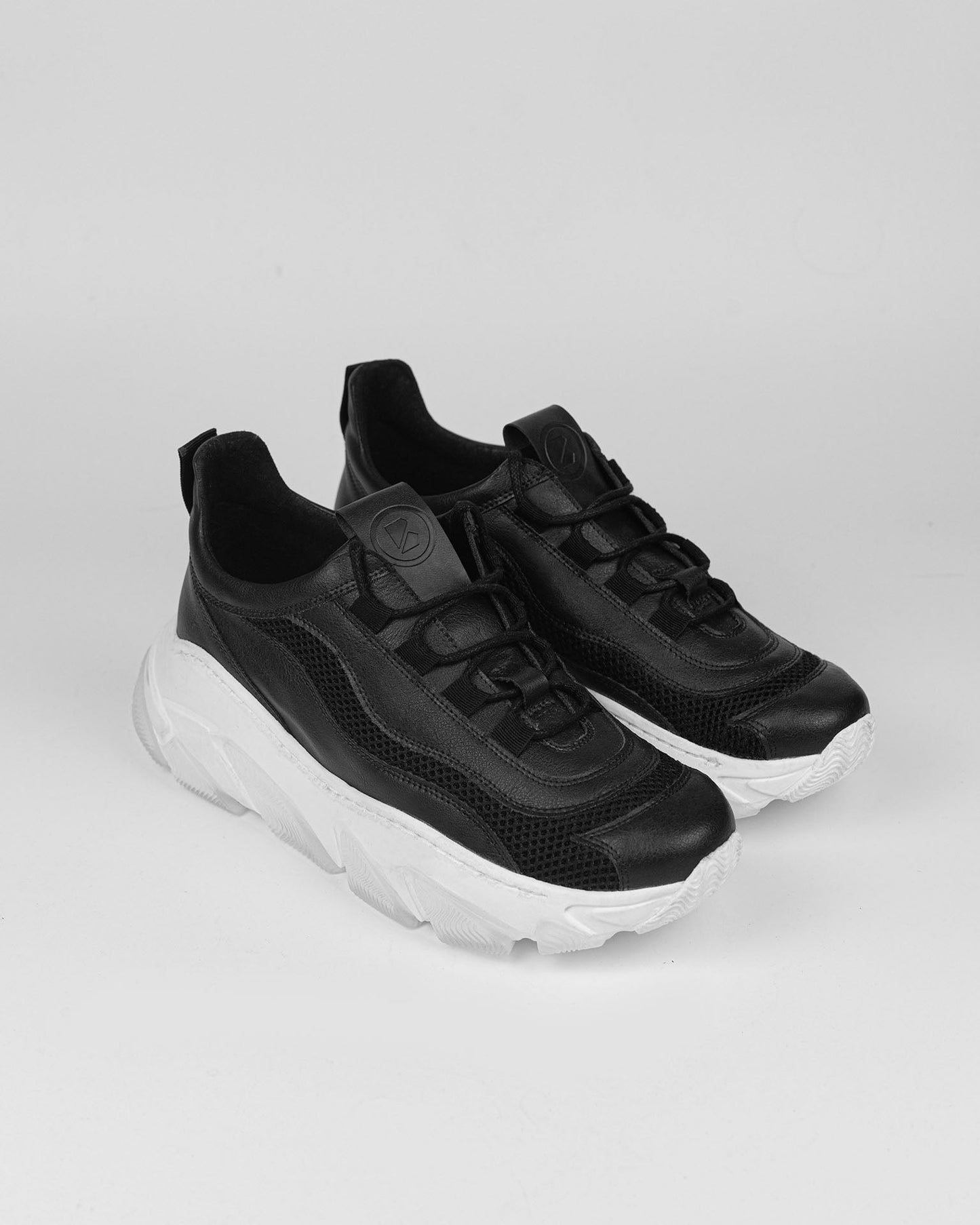 Daddy's Sneakers Black vegan women's sneakers - Vegan America