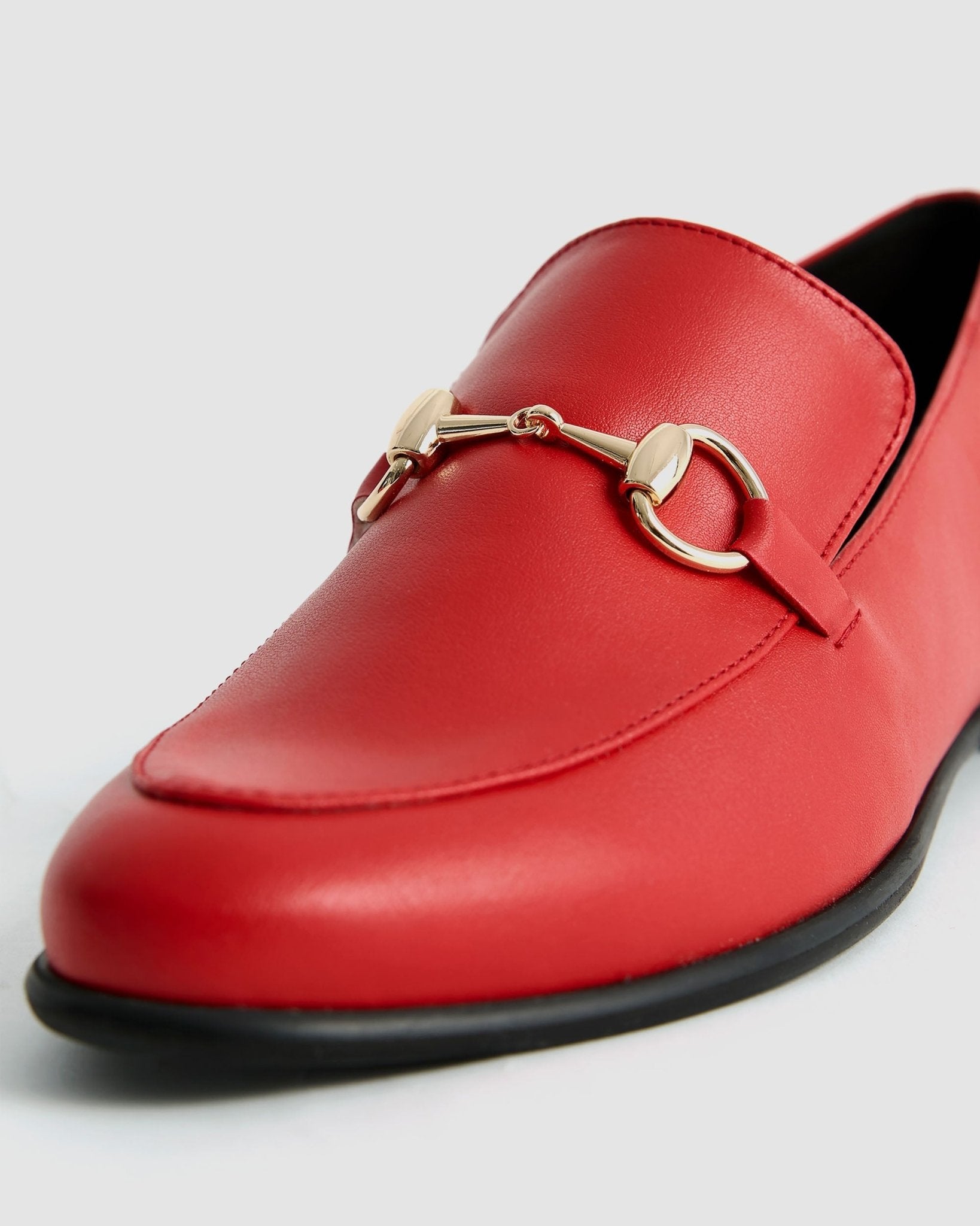 Shiv Loafers red women's moccasins - Vegan America