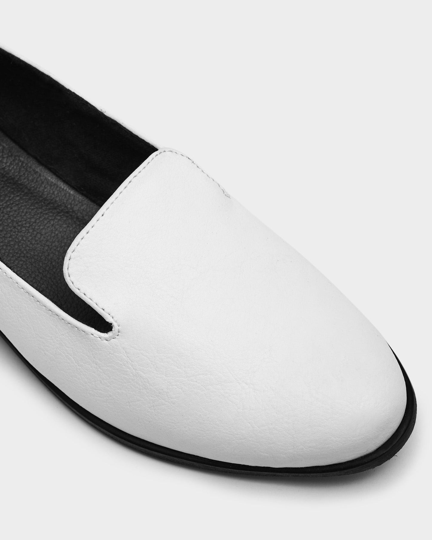 Lords White Loafers made of grape leather Vegea - Vegan America