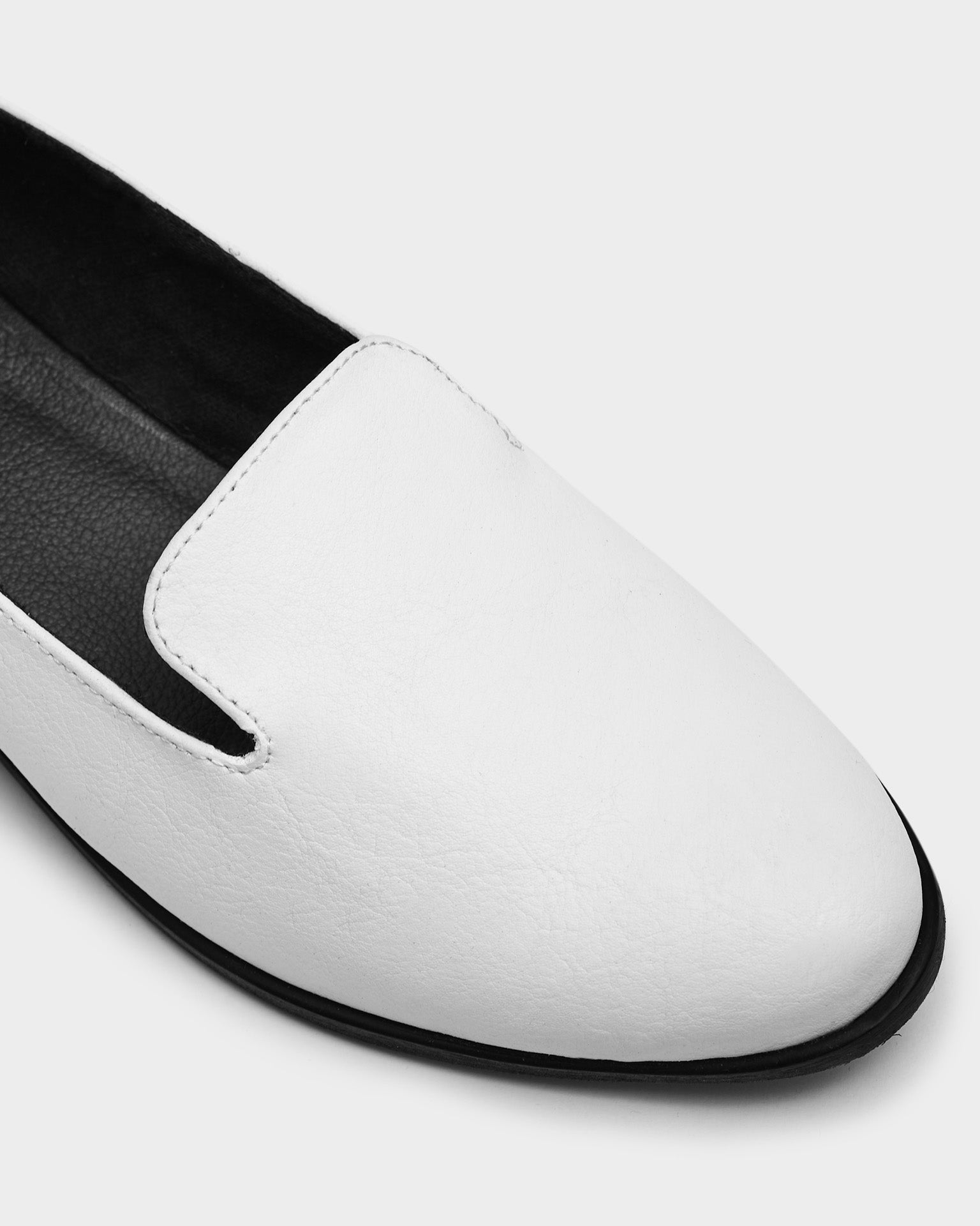 Lords White Loafers made of grape leather Vegea - Vegan America