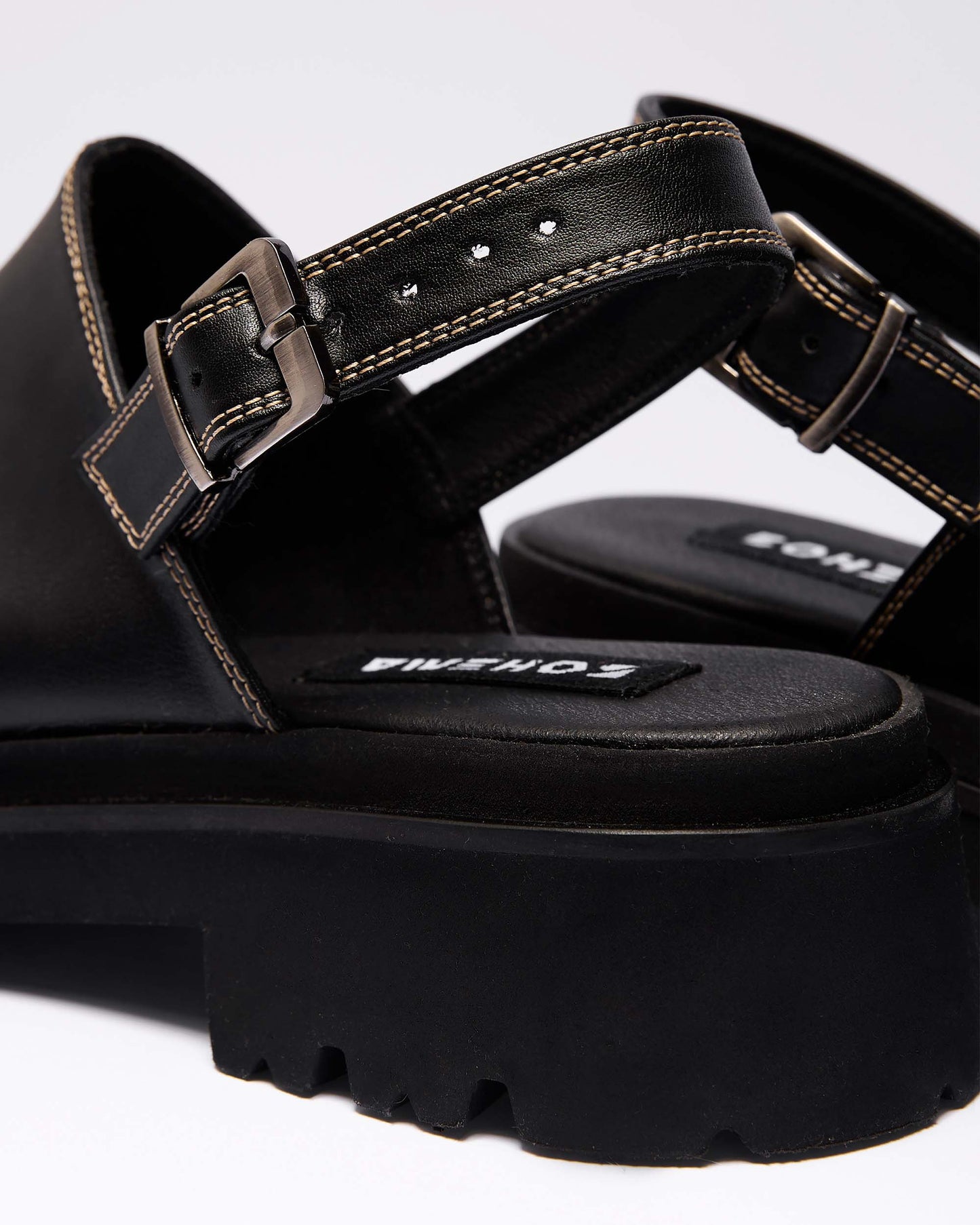 Urban Clogs made of vegan grape leather - Vegan America