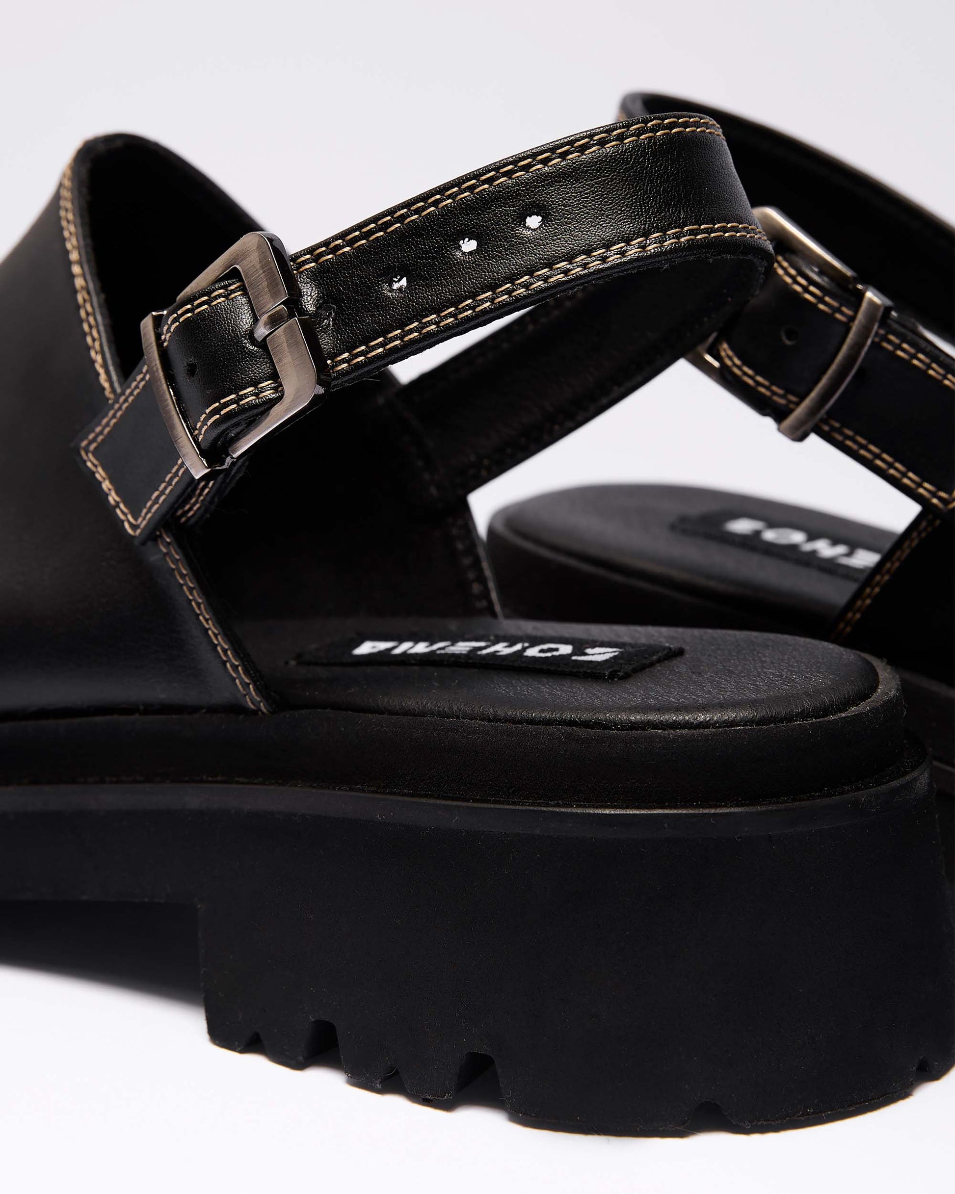 Urban Clogs made of vegan grape leather - Vegan America