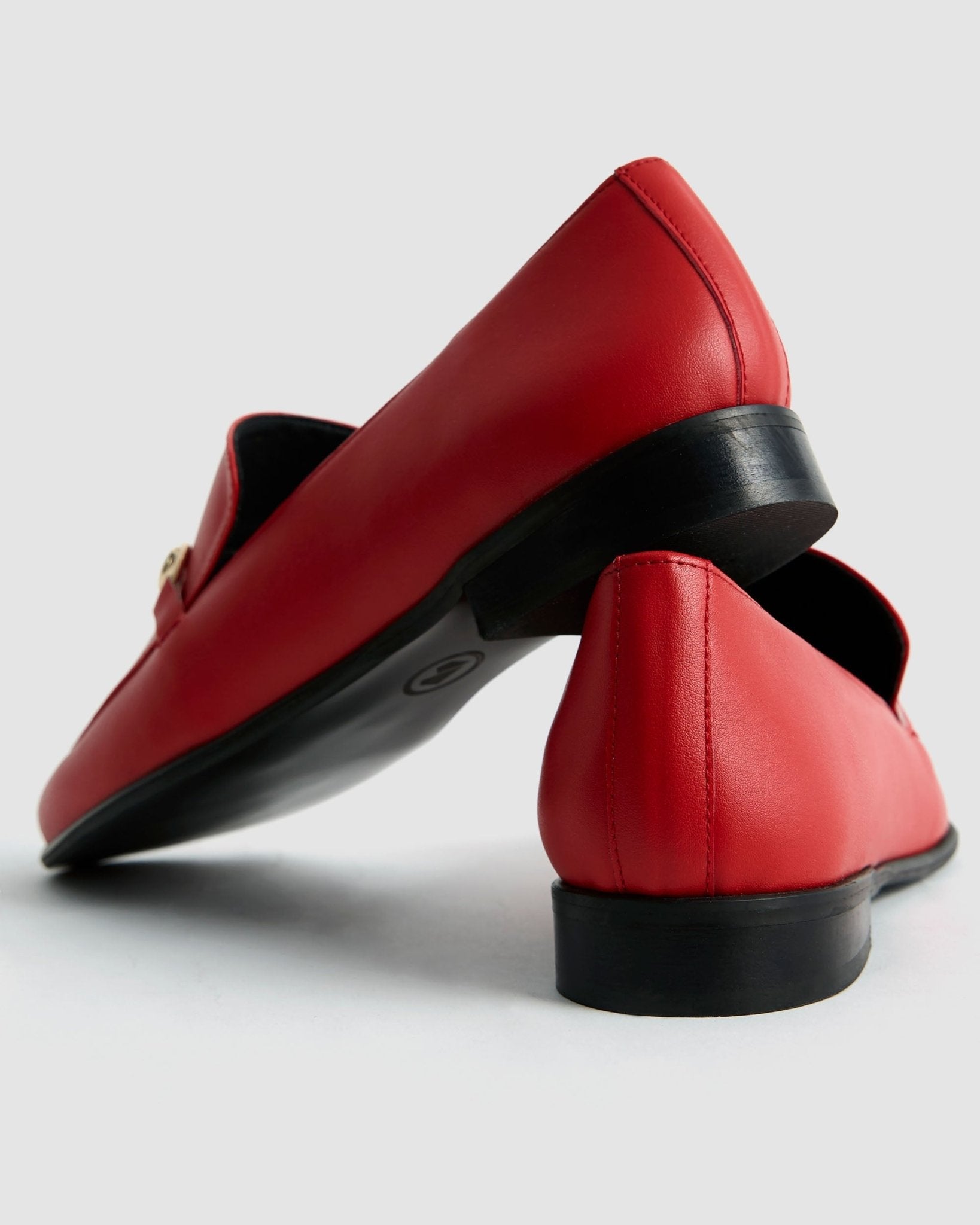 Shiv Loafers red women's moccasins - Vegan America