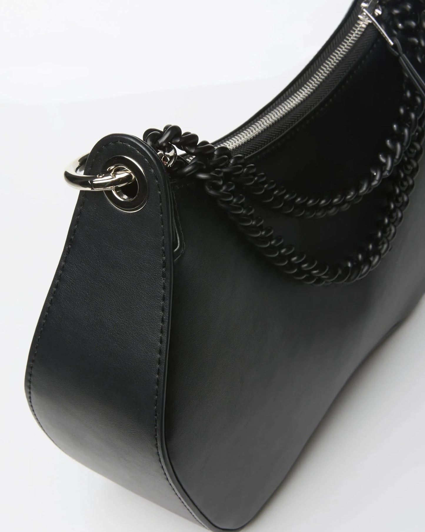 Vamp B - Bag of grape - based vegan leather - Vegan America
