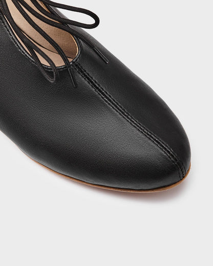 Akira Pumps Black Nopal ballerinas made of cactus leather - Vegan America