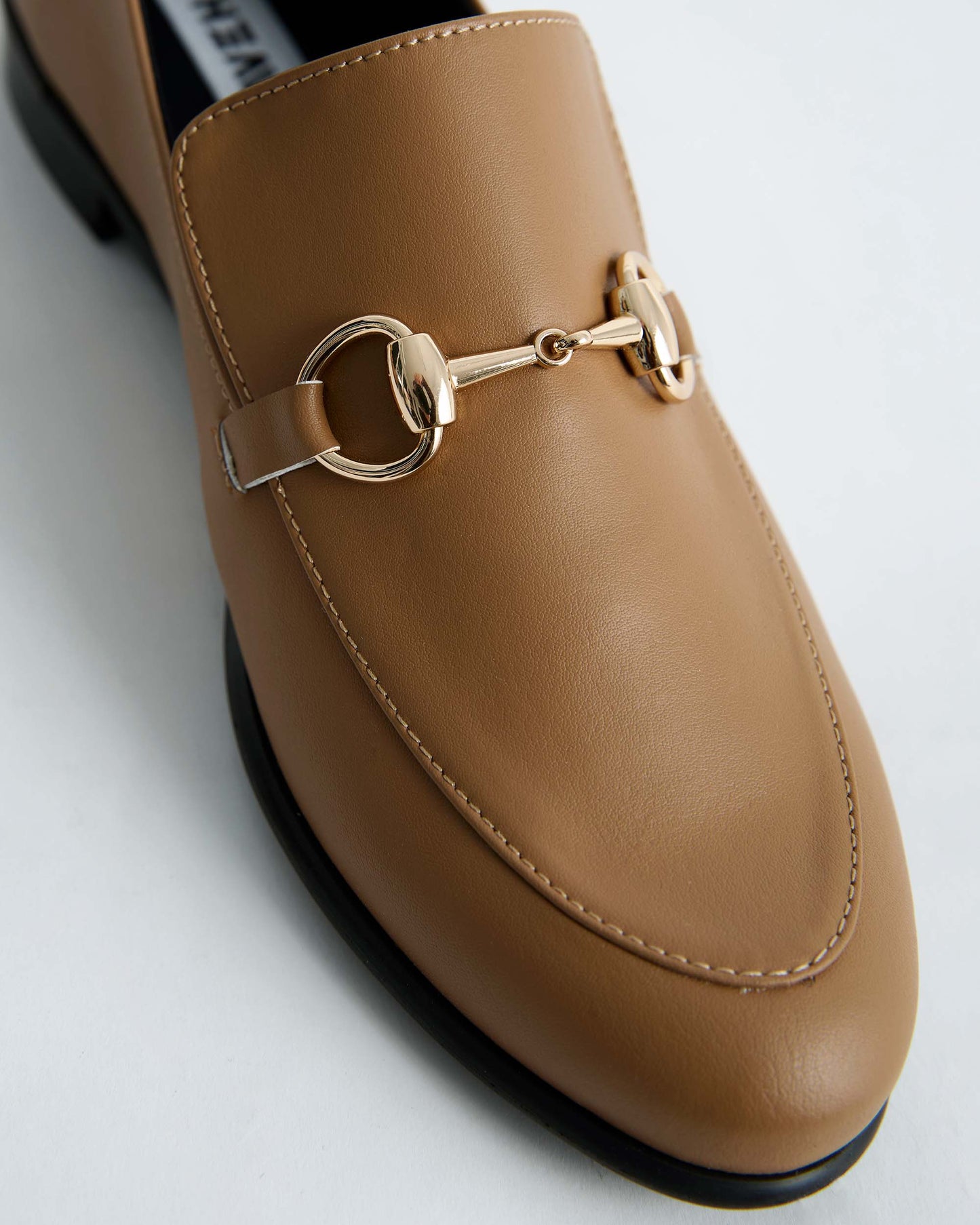 Shiv Loafers beige women's moccasins - Vegan America