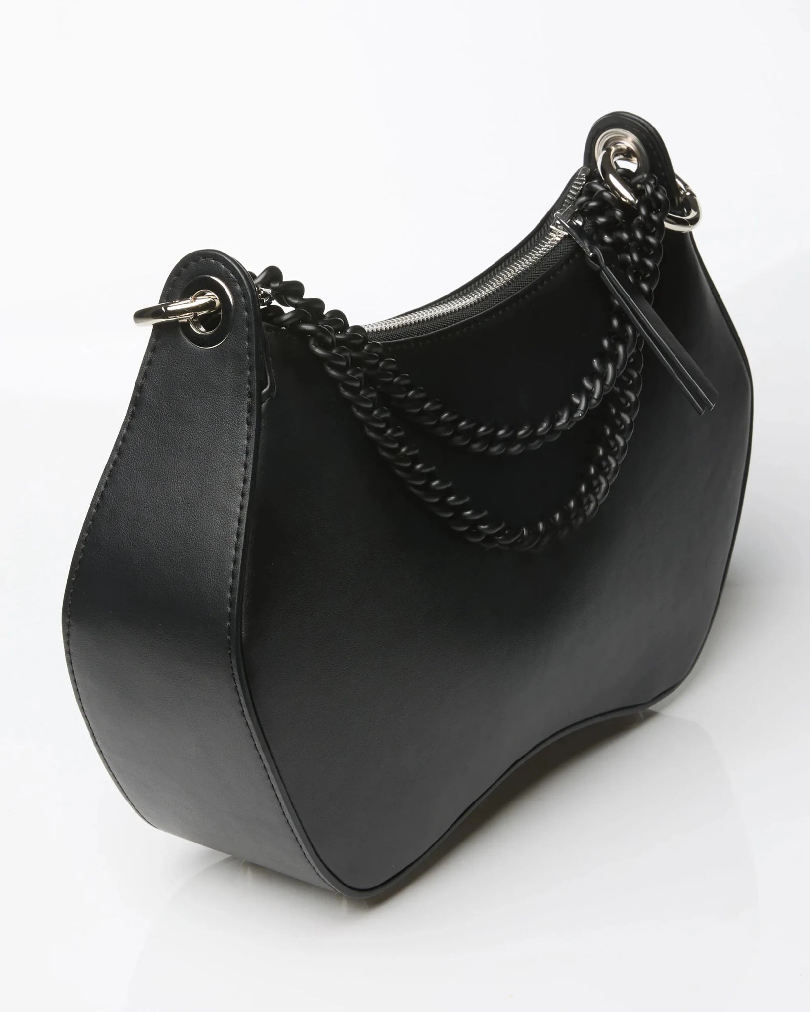 Vamp B - Bag of grape - based vegan leather - Vegan America