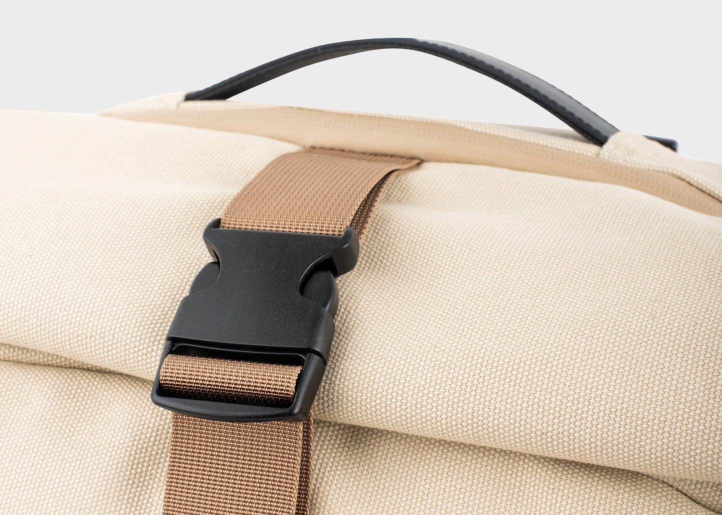 Nomad - The 3-in-1 expandable hemp backpack for nomads