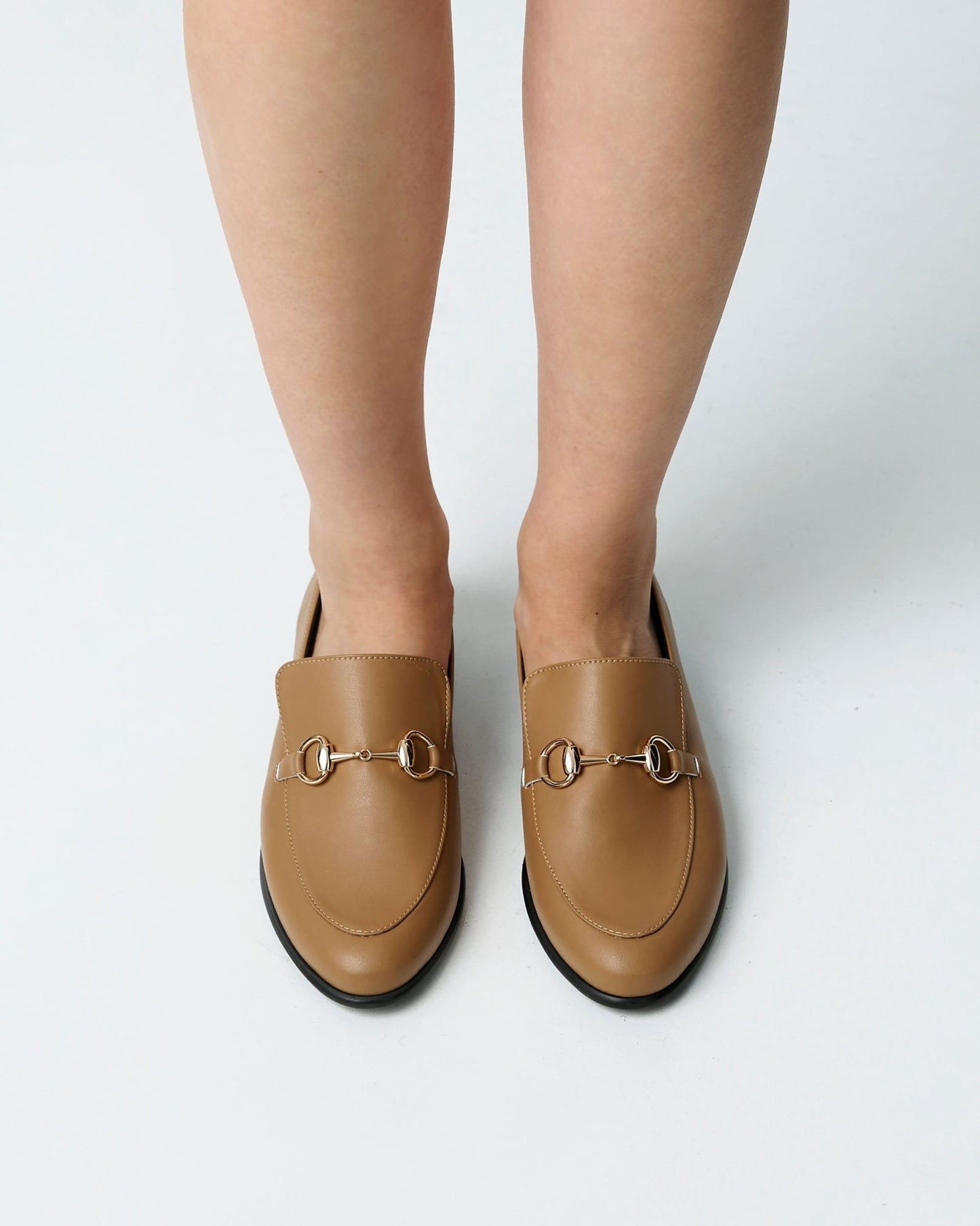 Shiv Loafers beige women's moccasins - Vegan America