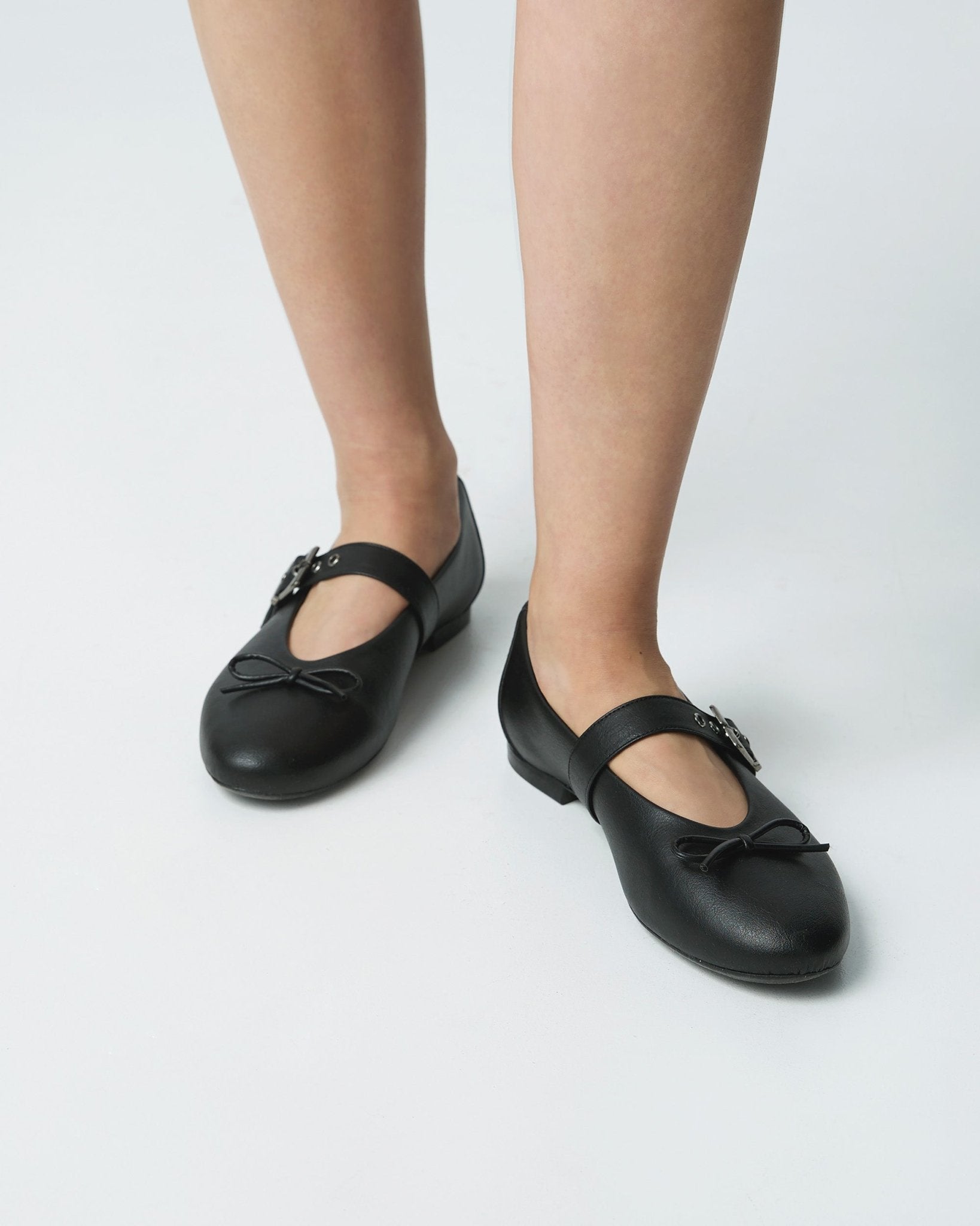 Mara Pumps black ballerinas with a bow - Vegan America